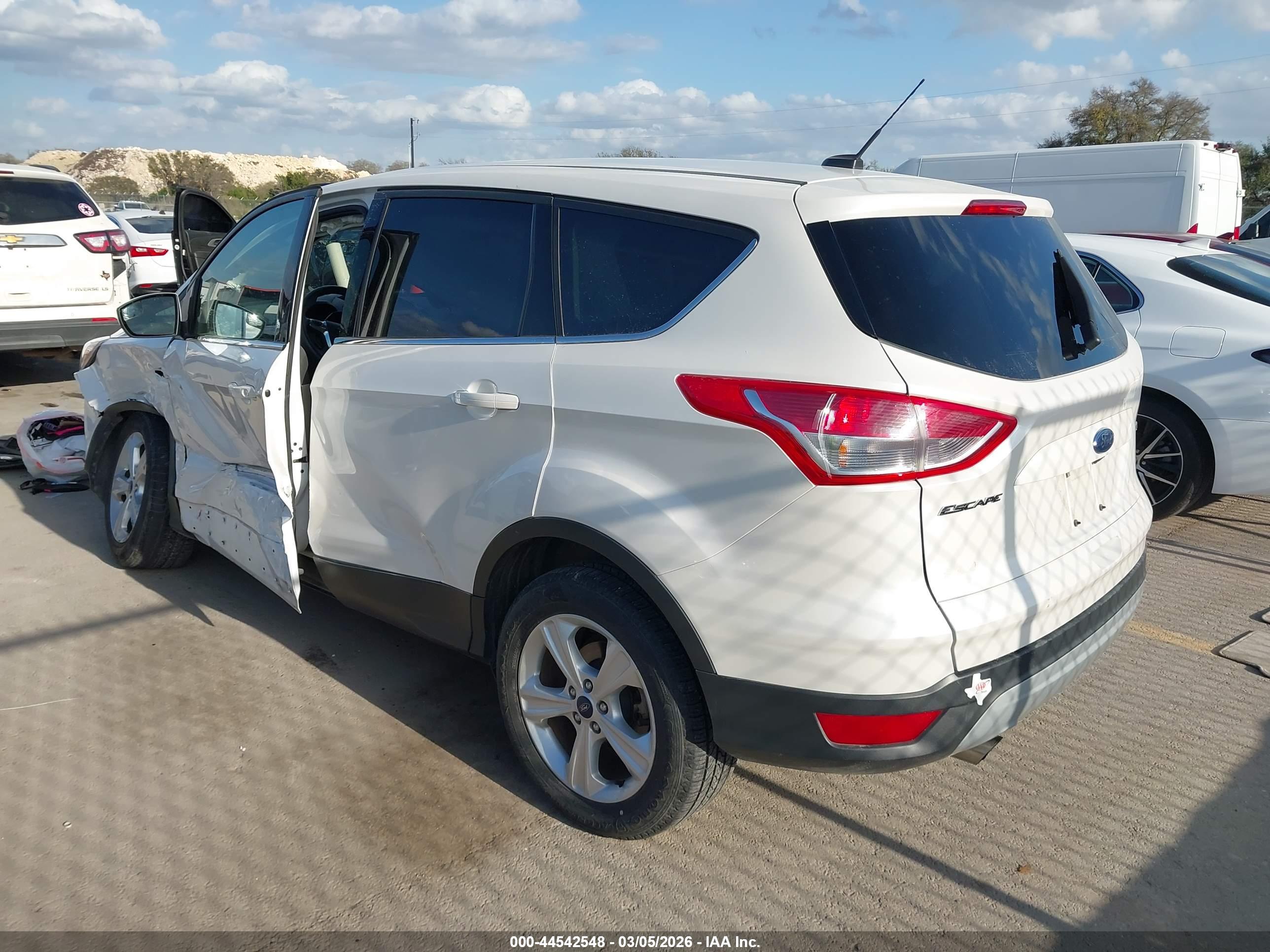 FORD ESCAPE image 3