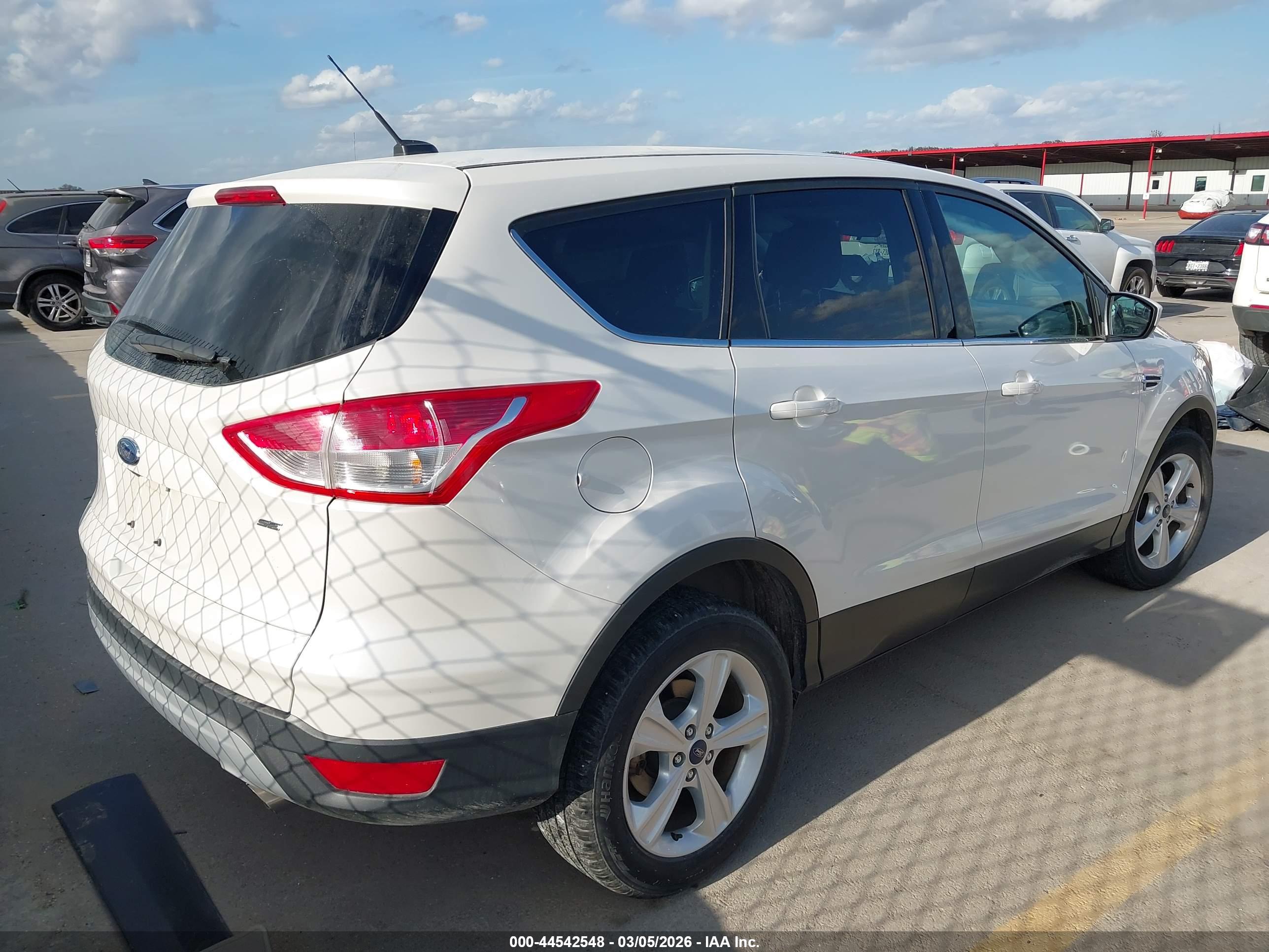 FORD ESCAPE image 4