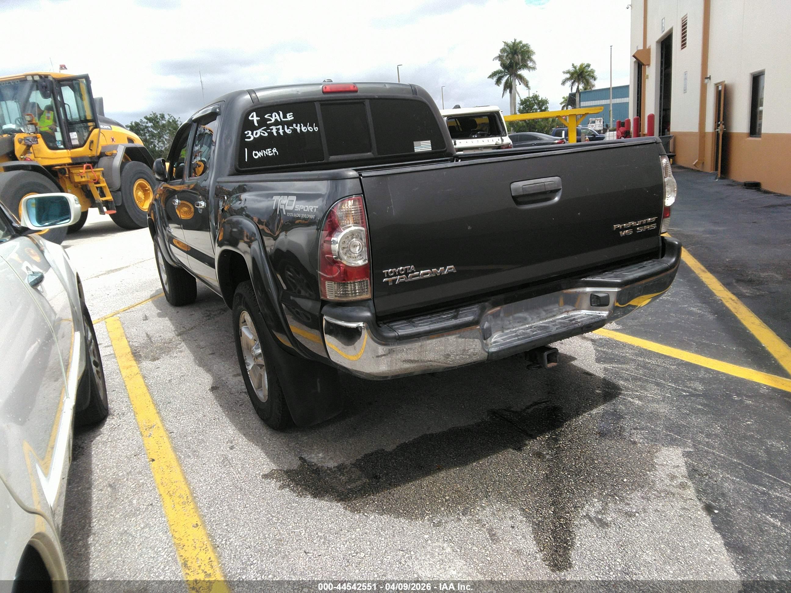 TOYOTA TACOMA image 3