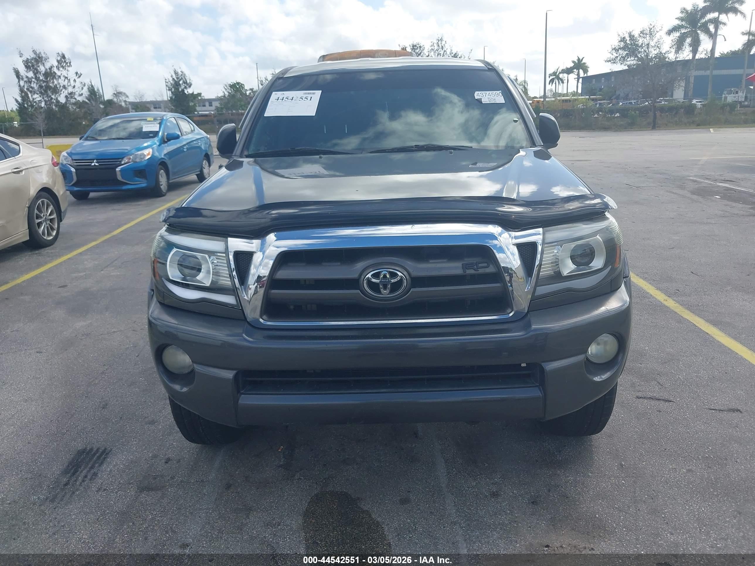 TOYOTA TACOMA image 6