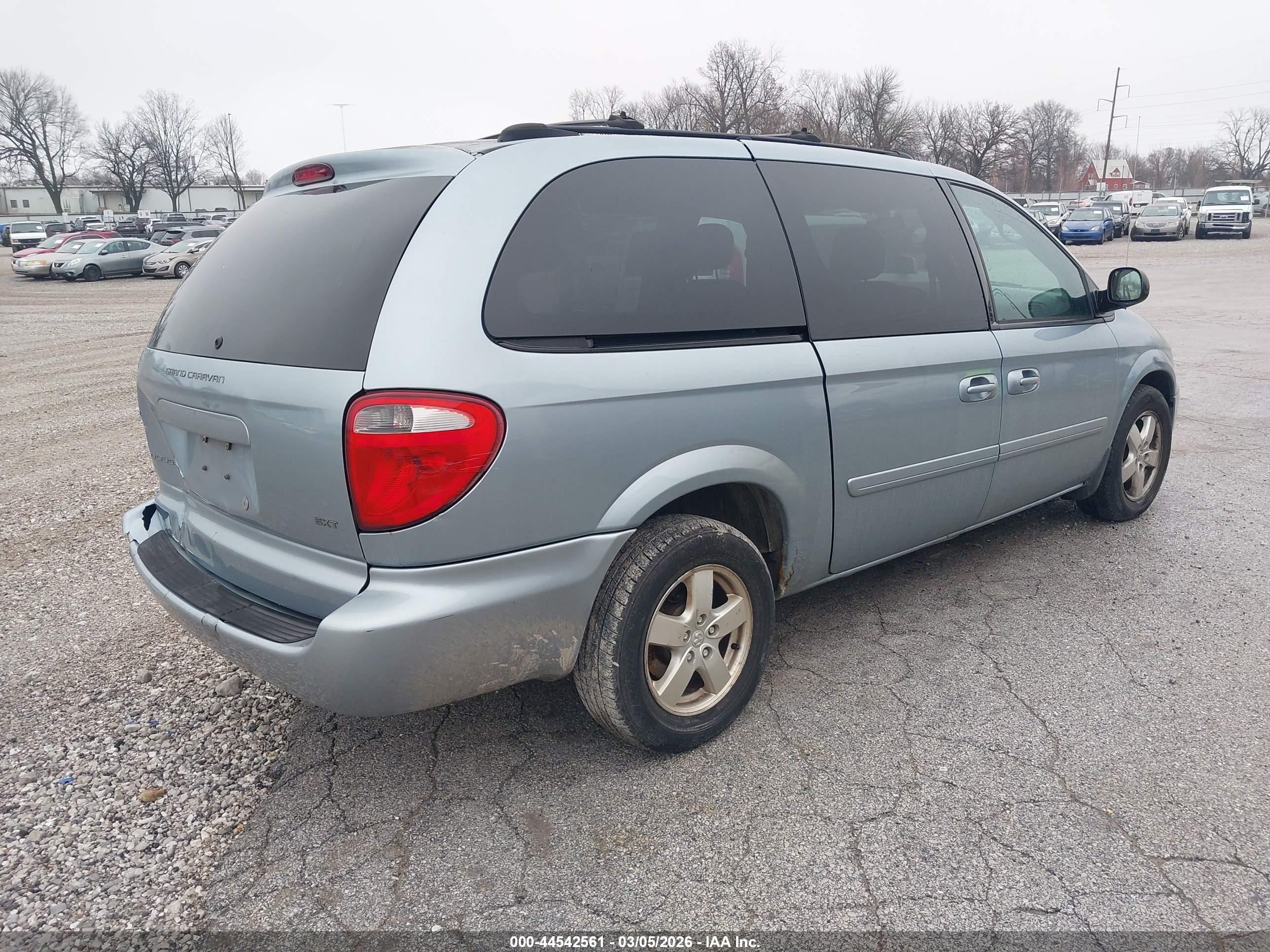 DODGE GRAND image 4