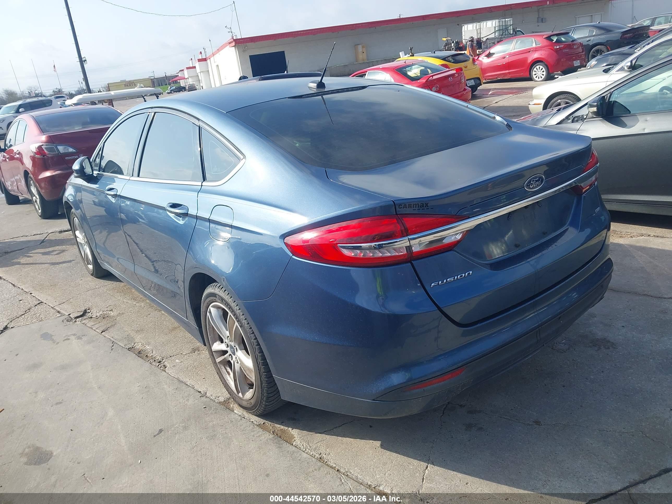 FORD FUSION image 3