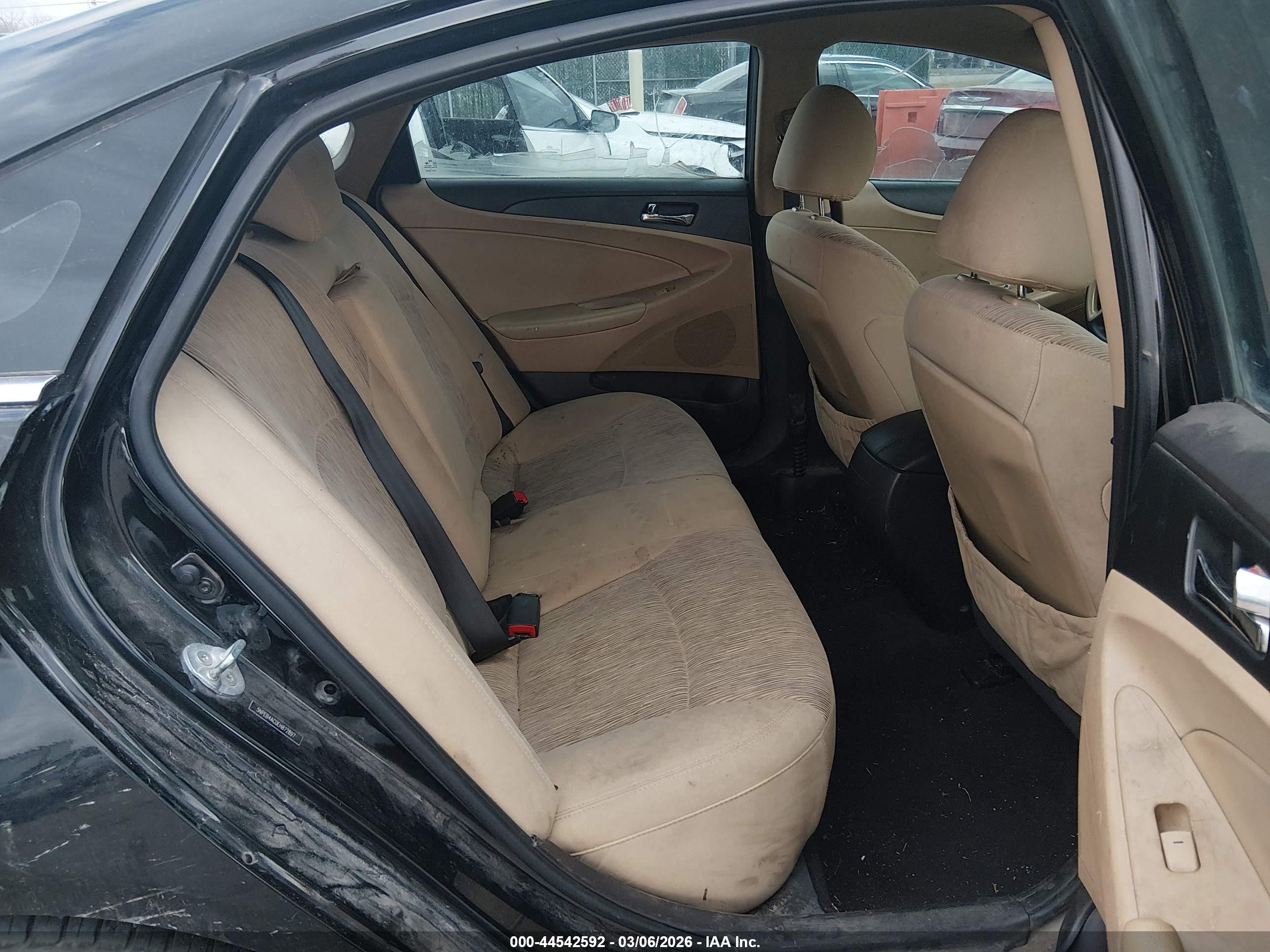 HYUNDAI SONATA image 8