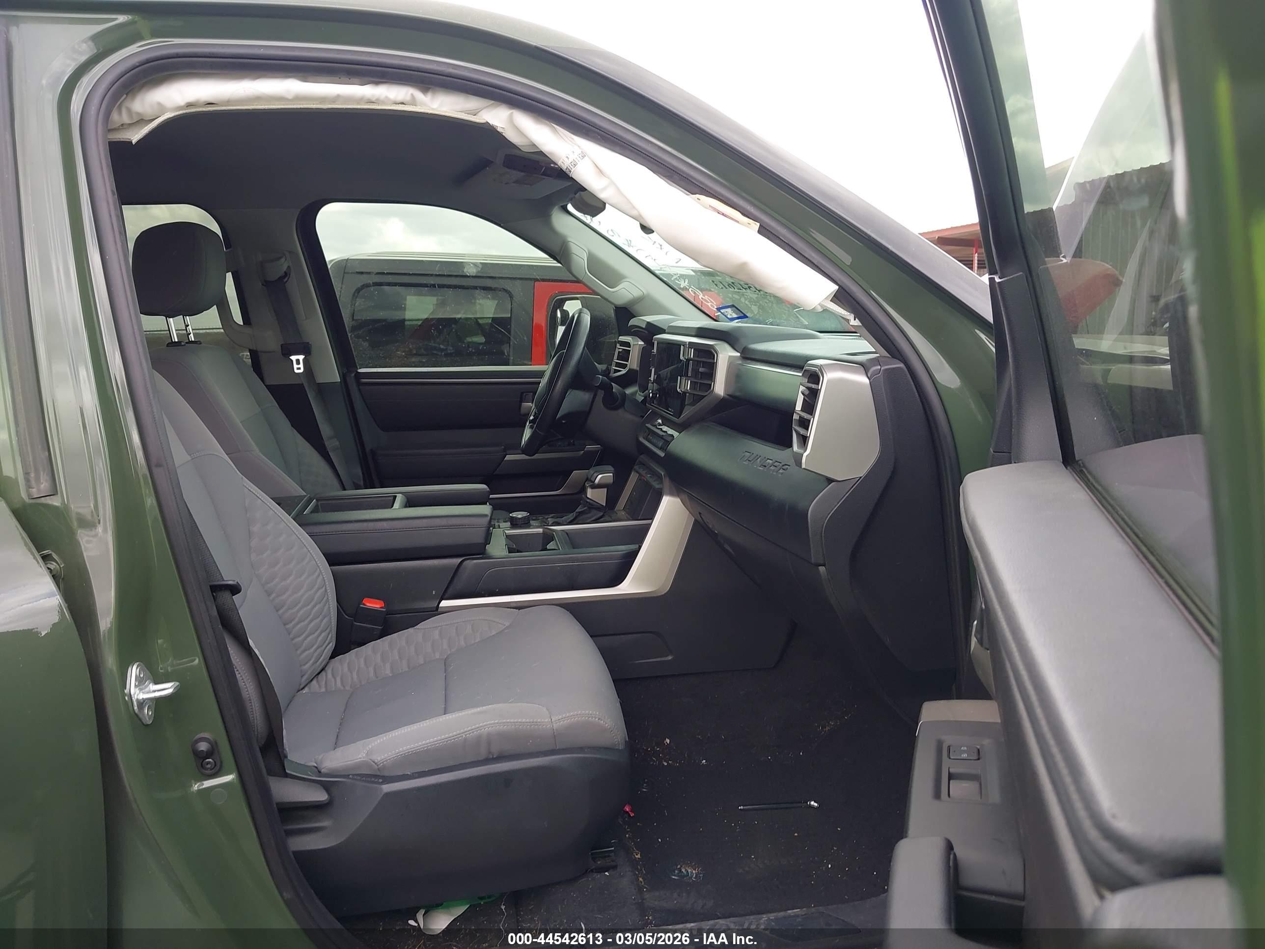 TOYOTA TUNDRA image 5