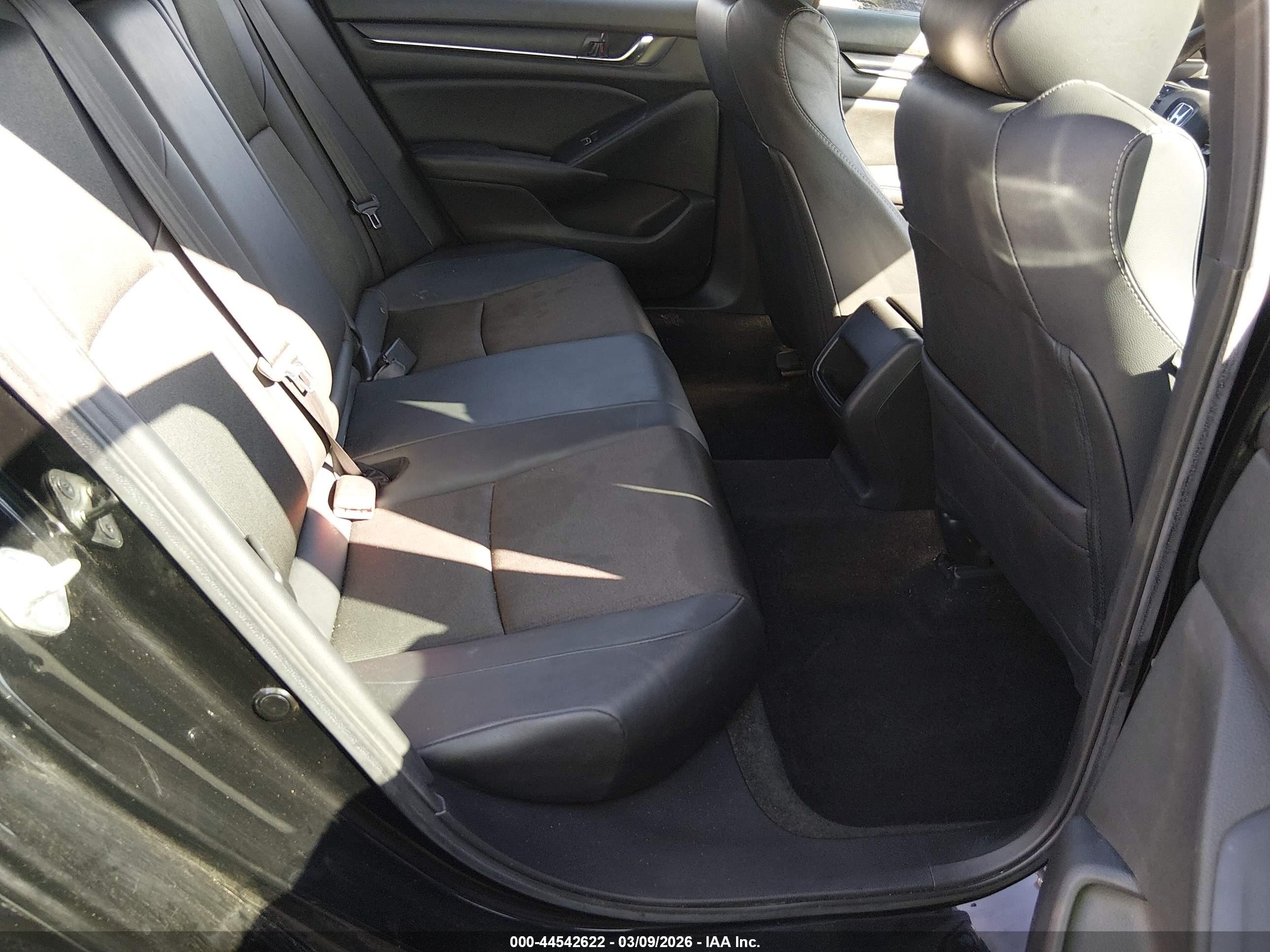 HONDA ACCORD image 8