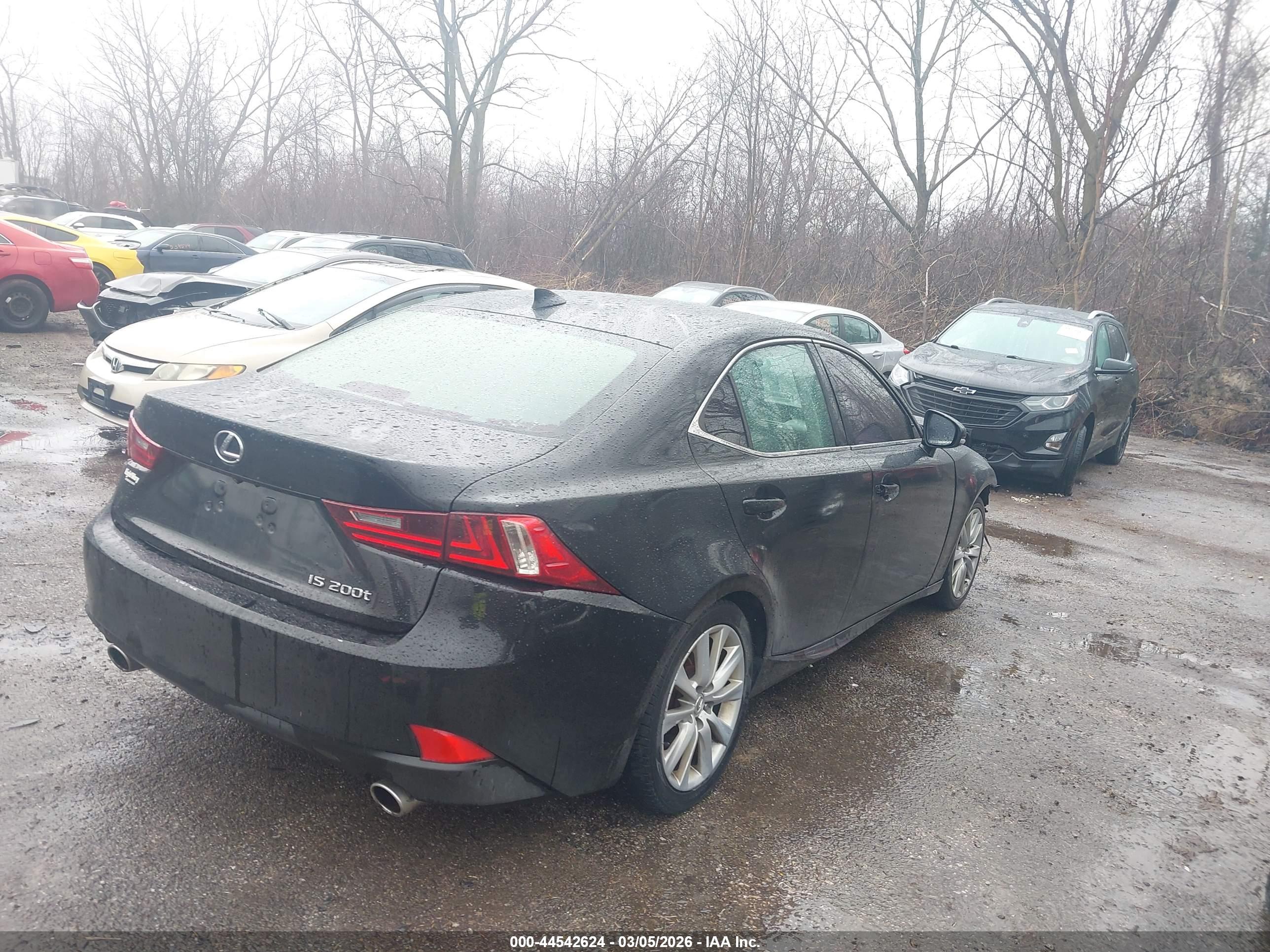 LEXUS IS image 4