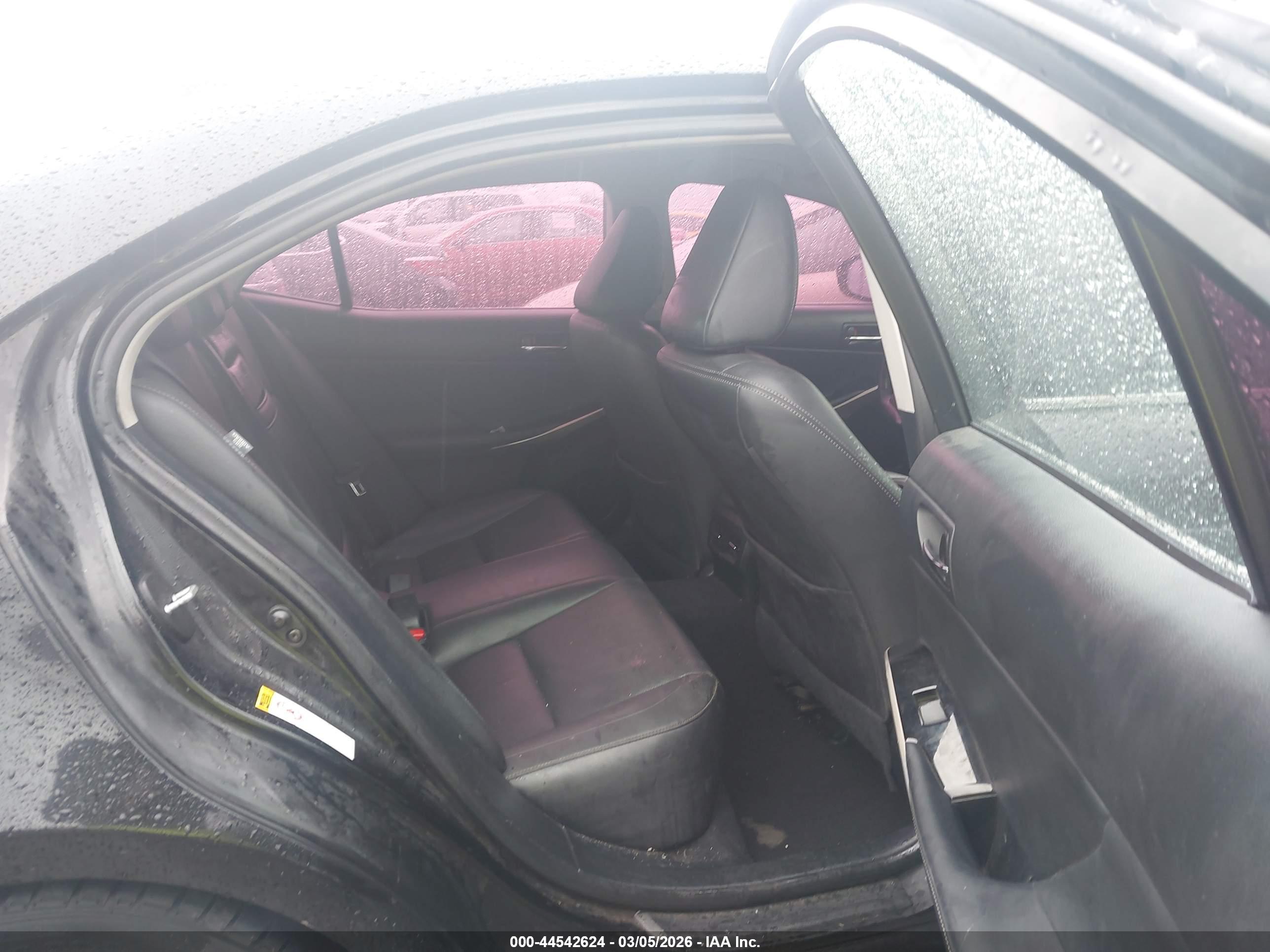 LEXUS IS image 8