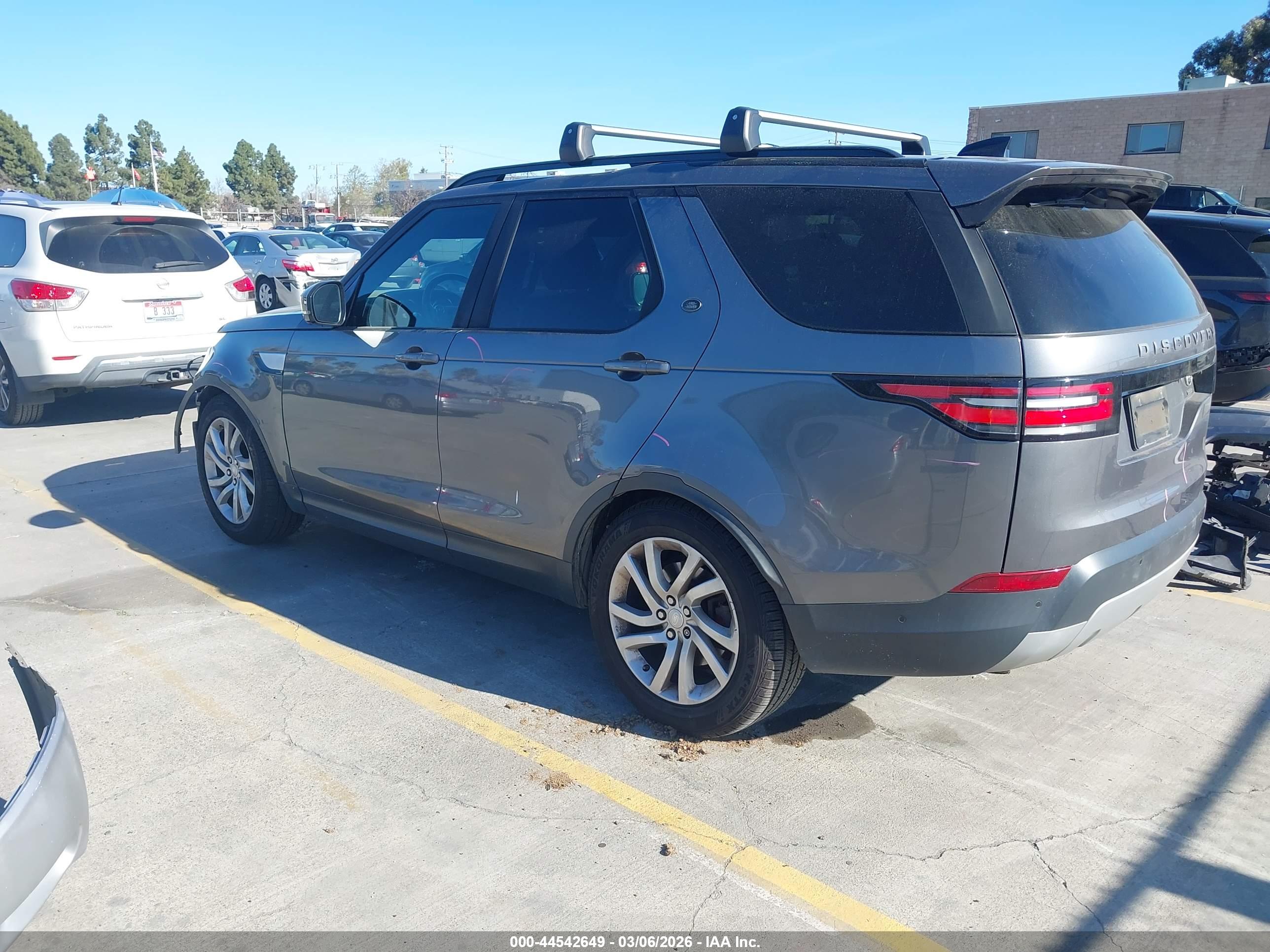 LAND ROVER image 3