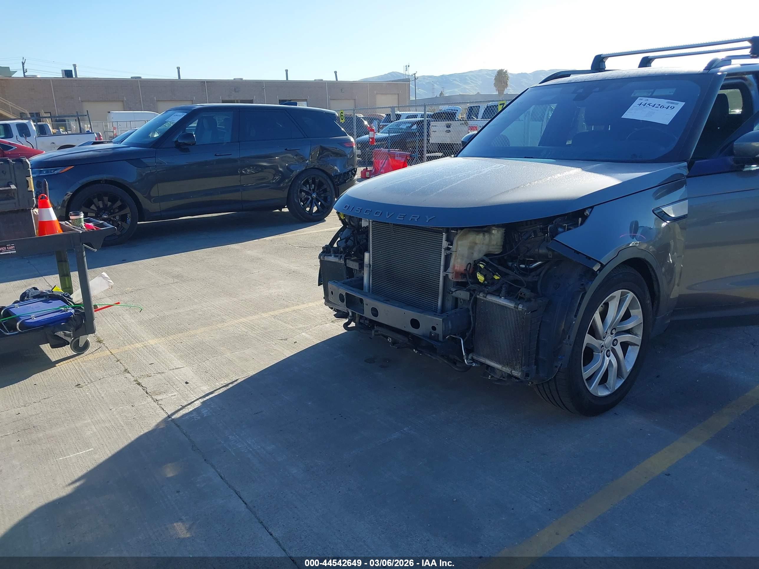 LAND ROVER image 6