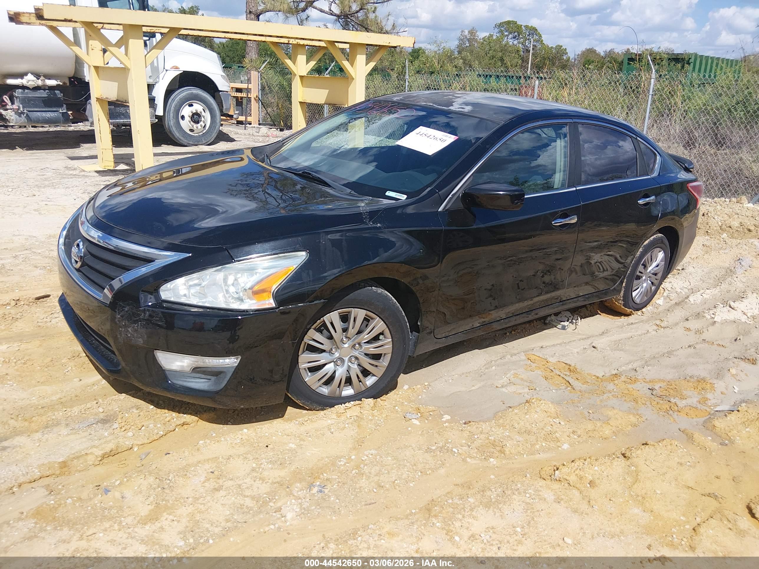 NISSAN ALTIMA image 2