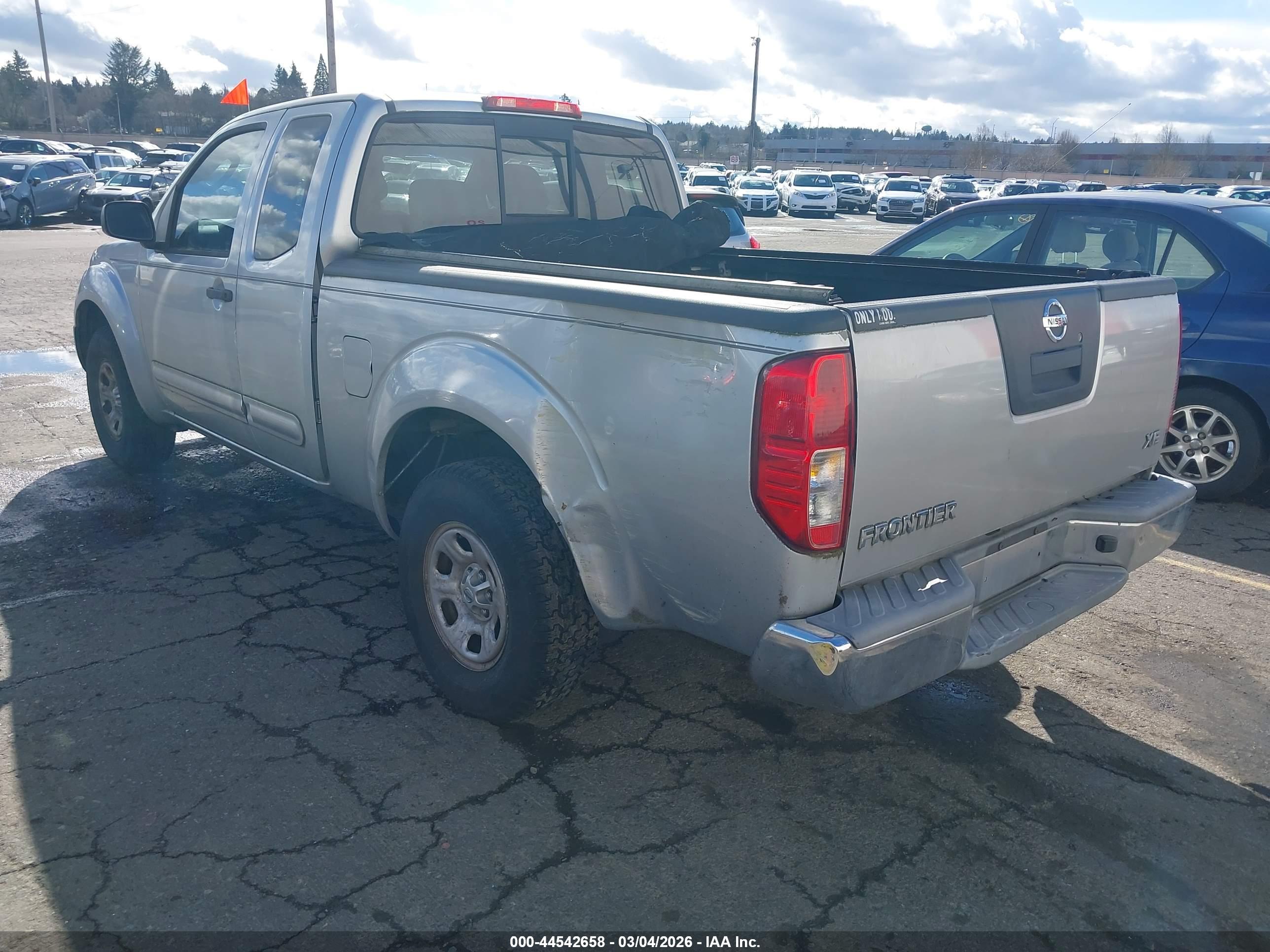 NISSAN FRONTIER image 3