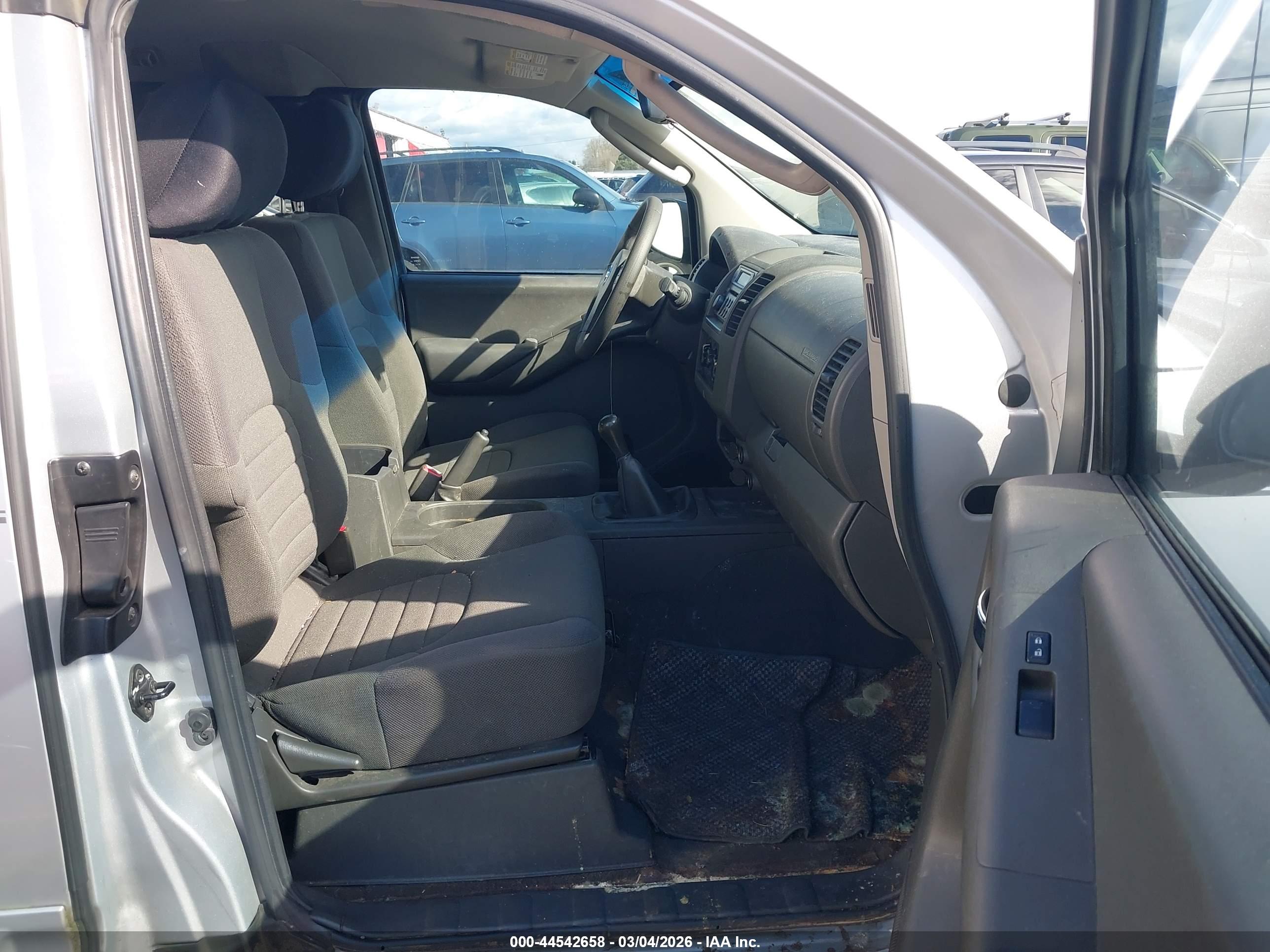NISSAN FRONTIER image 5
