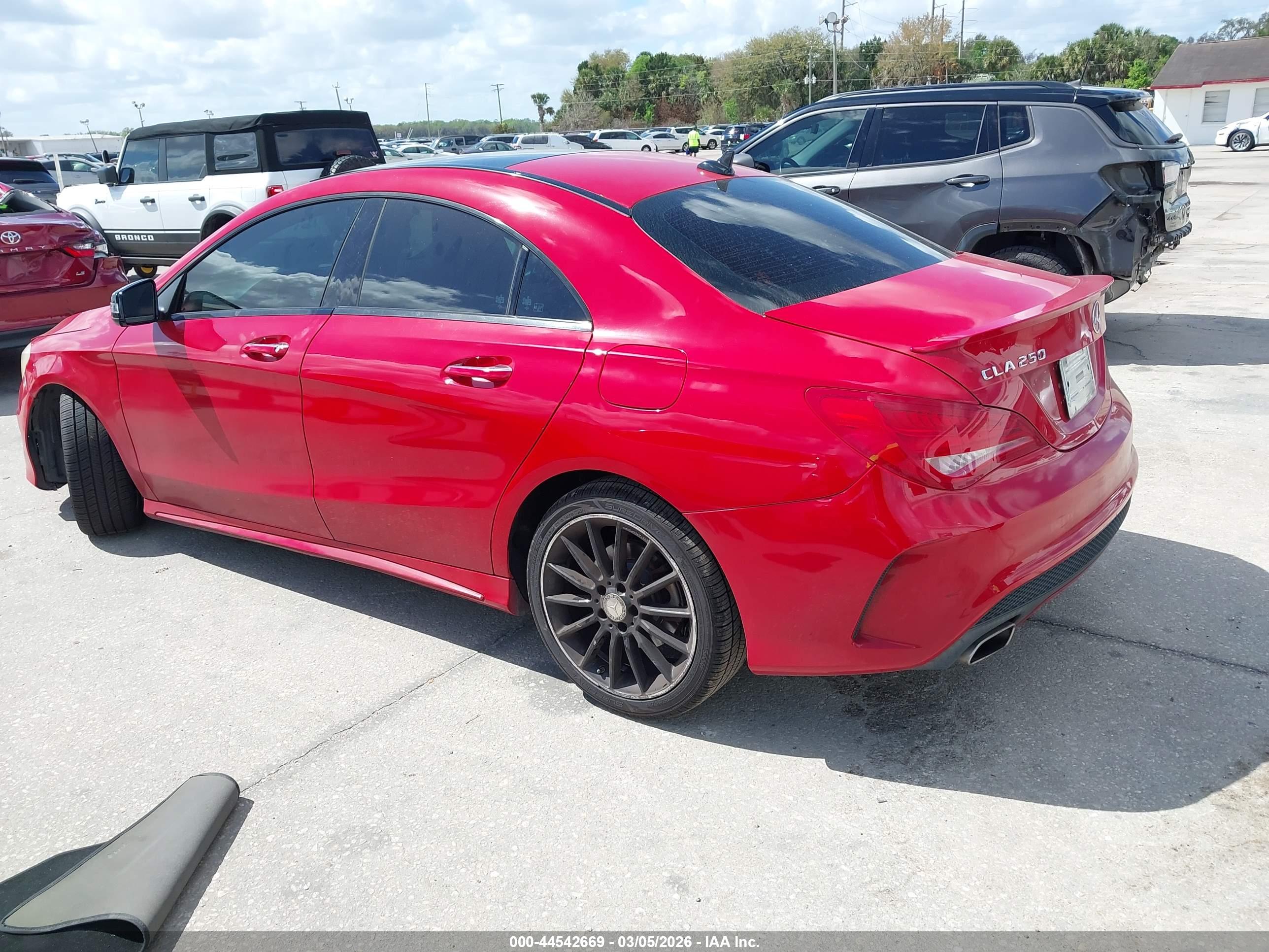 MERCEDES-BENZ CLA image 3