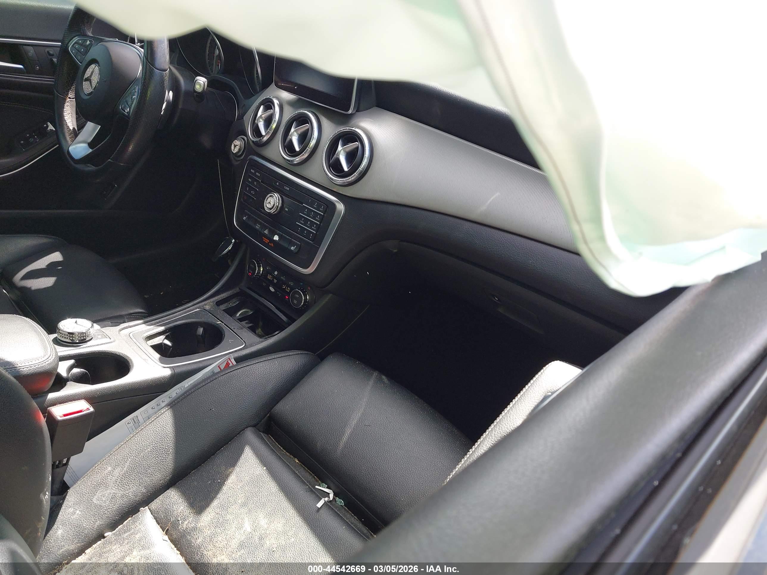 MERCEDES-BENZ CLA image 5
