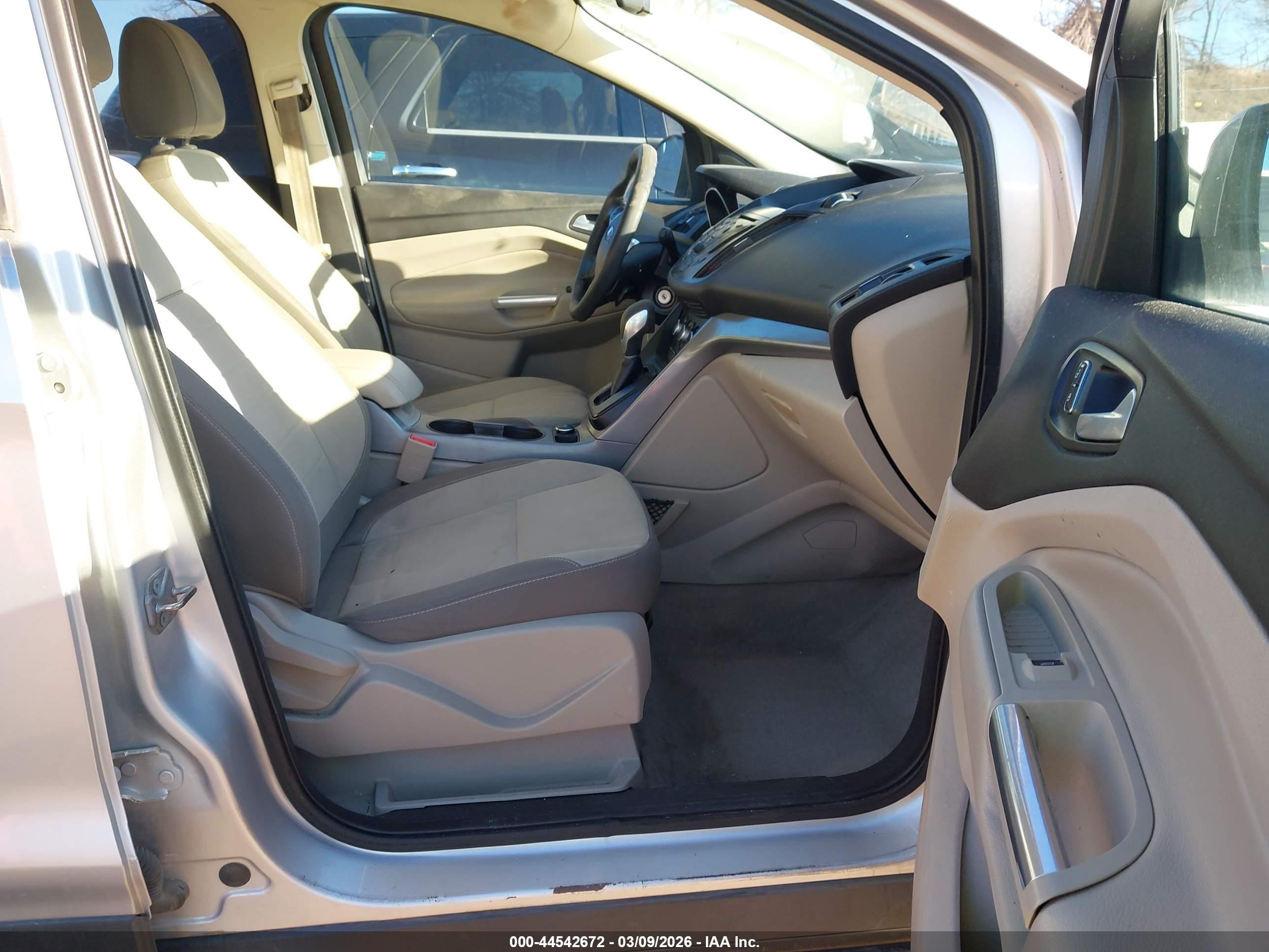 FORD ESCAPE image 5