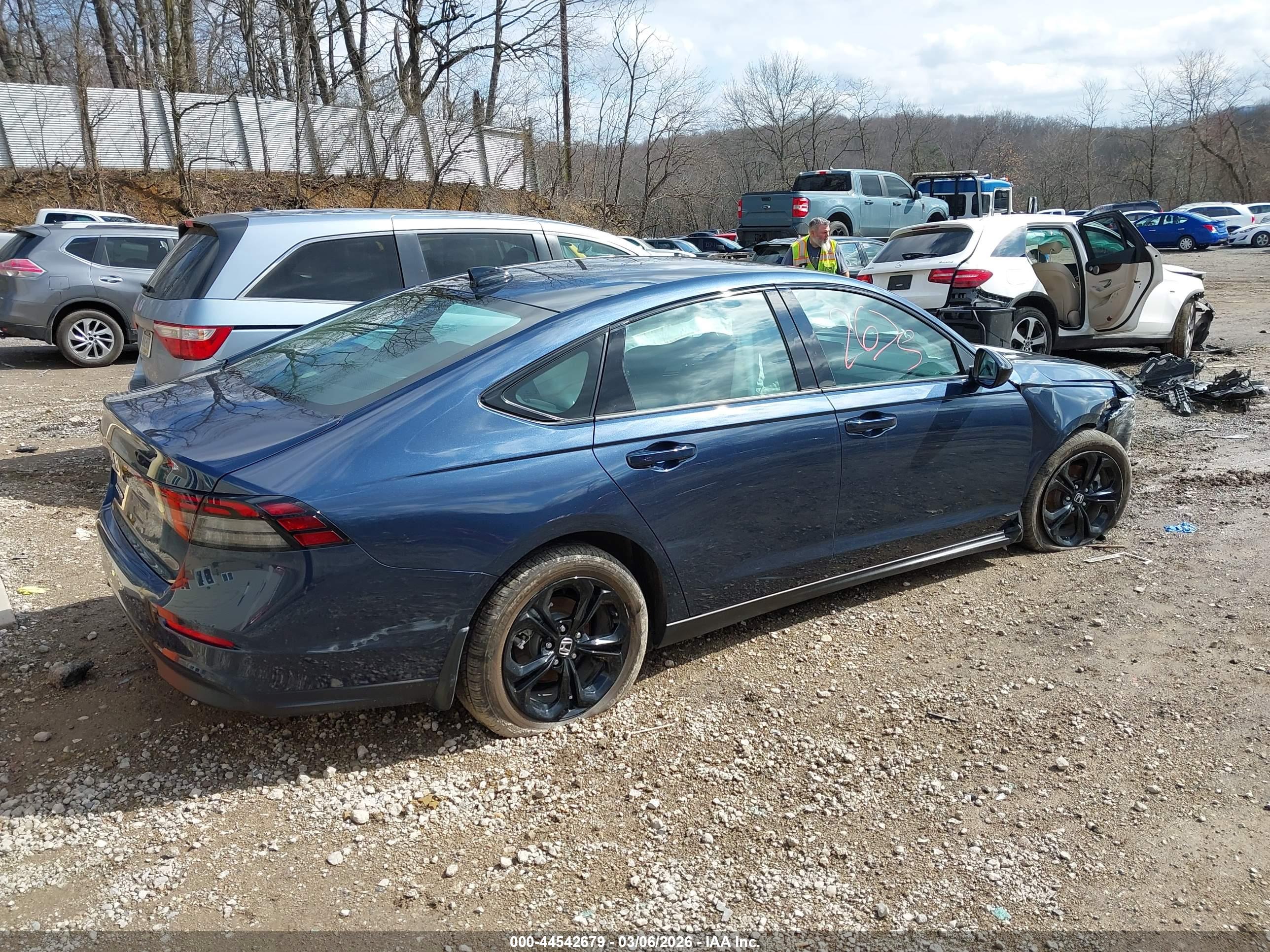 HONDA ACCORD image 4