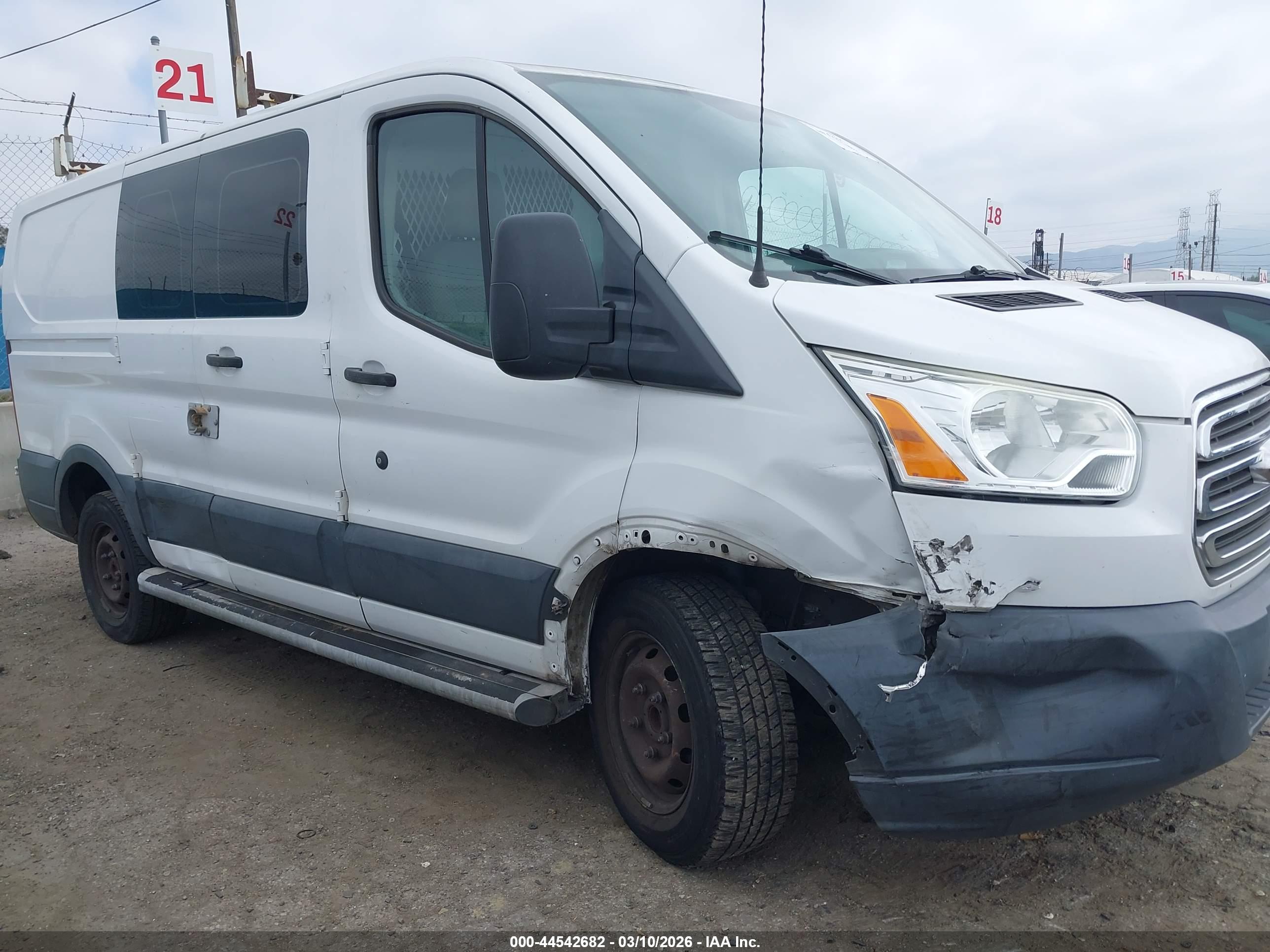 FORD TRANSIT-250 image 6
