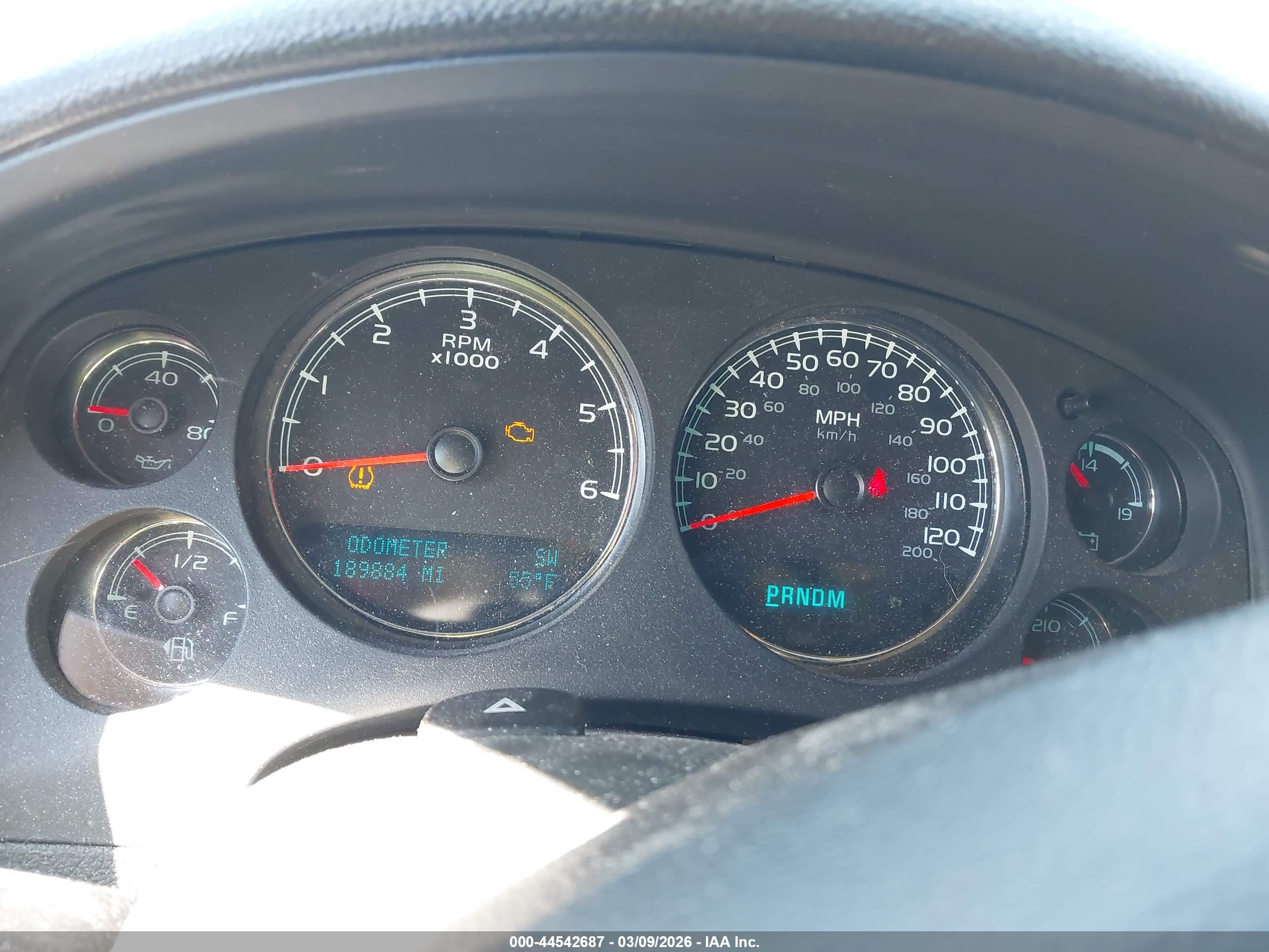 GMC YUKON image 7