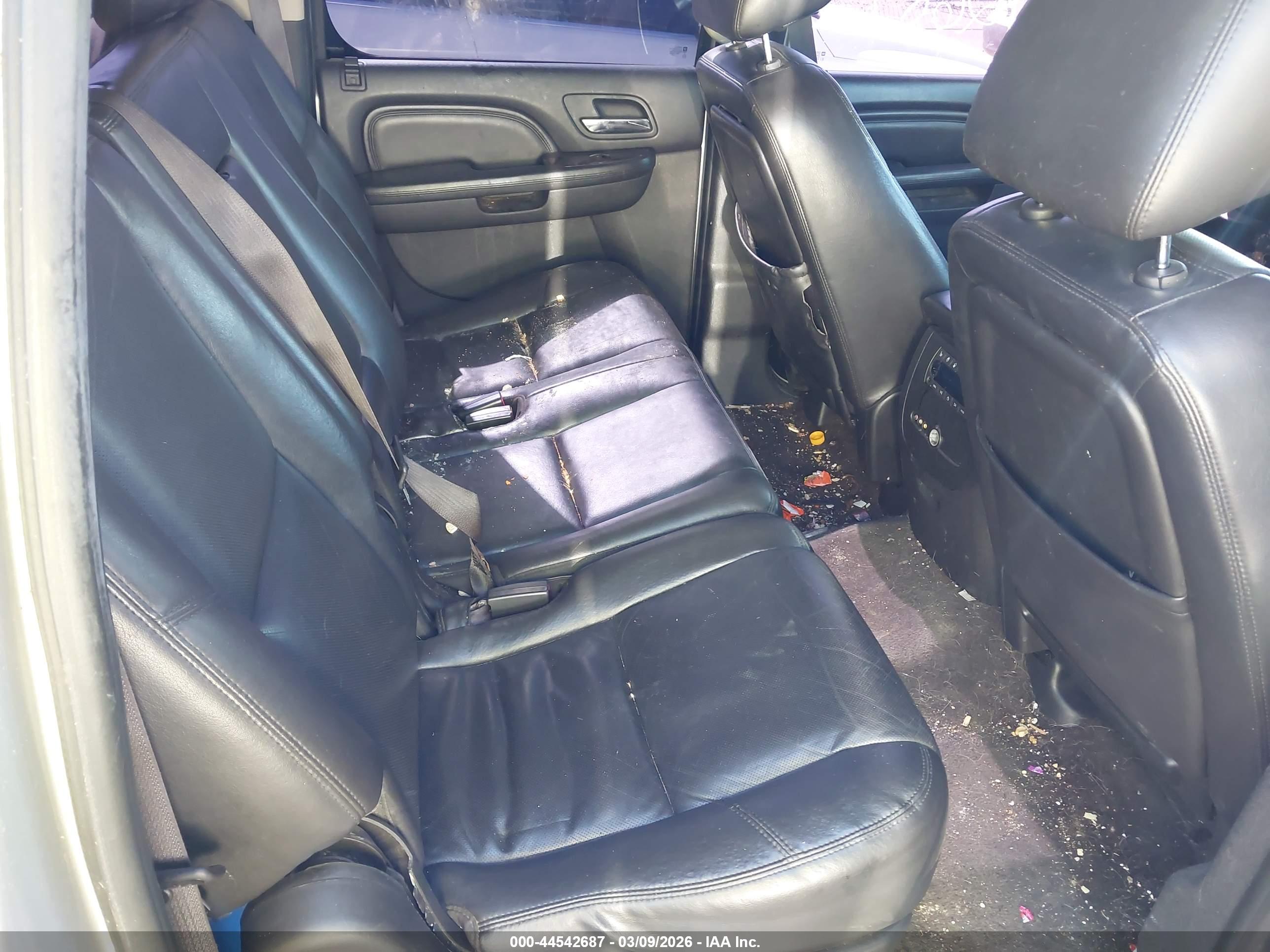 GMC YUKON image 8