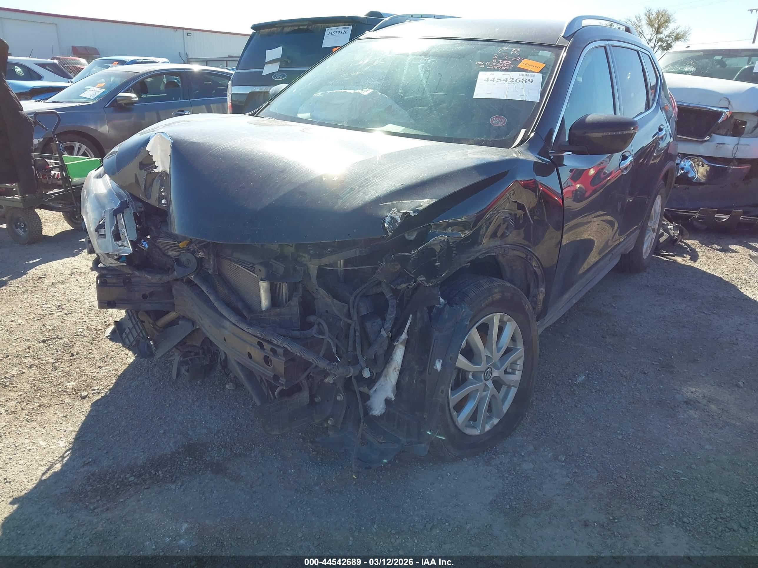 NISSAN ROGUE image 2