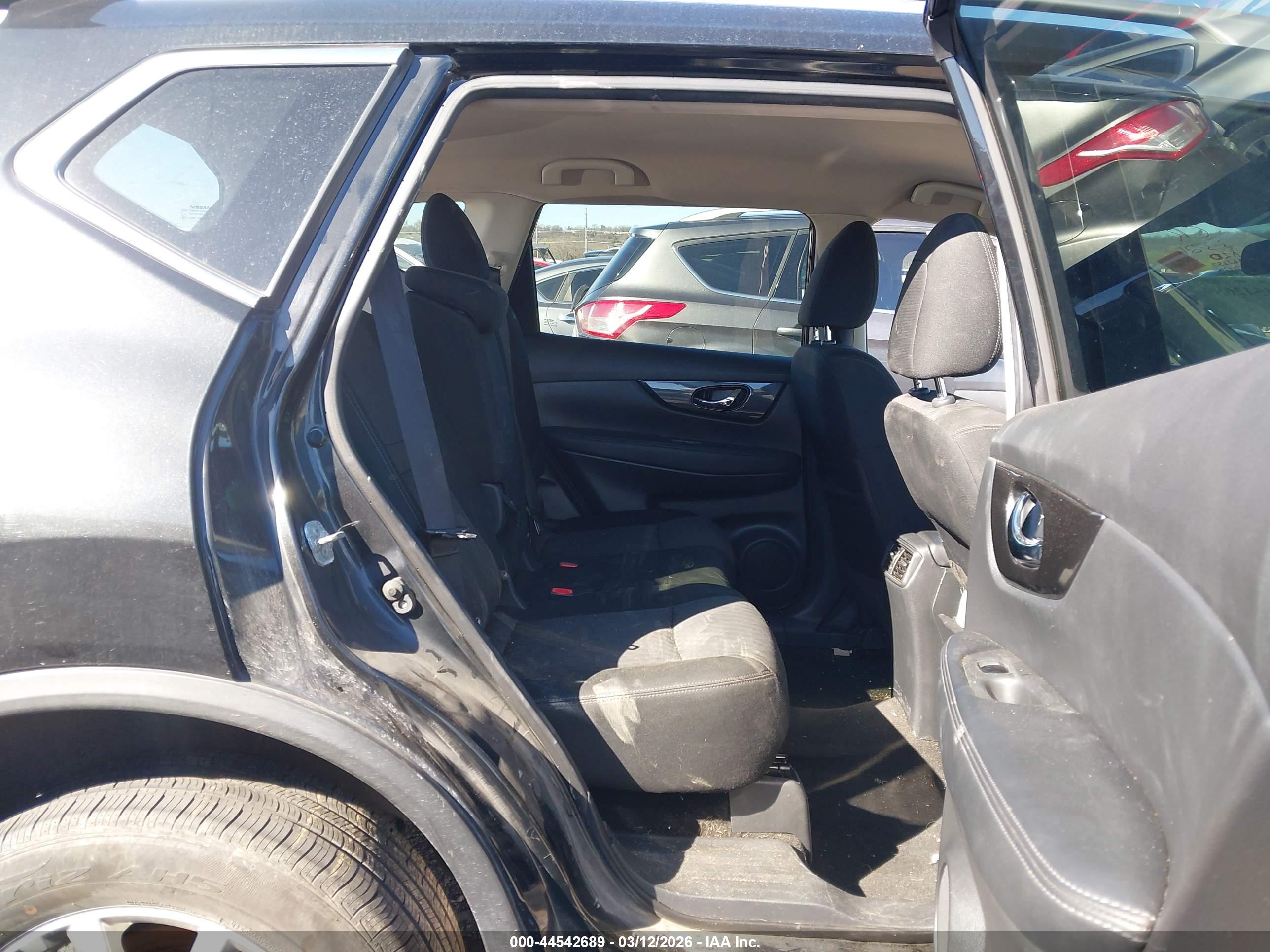 NISSAN ROGUE image 8