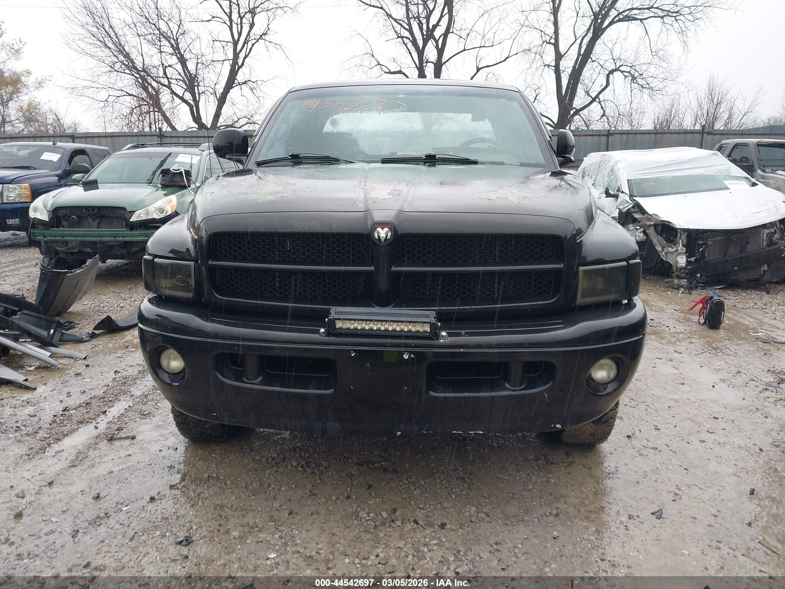 DODGE RAM image 6