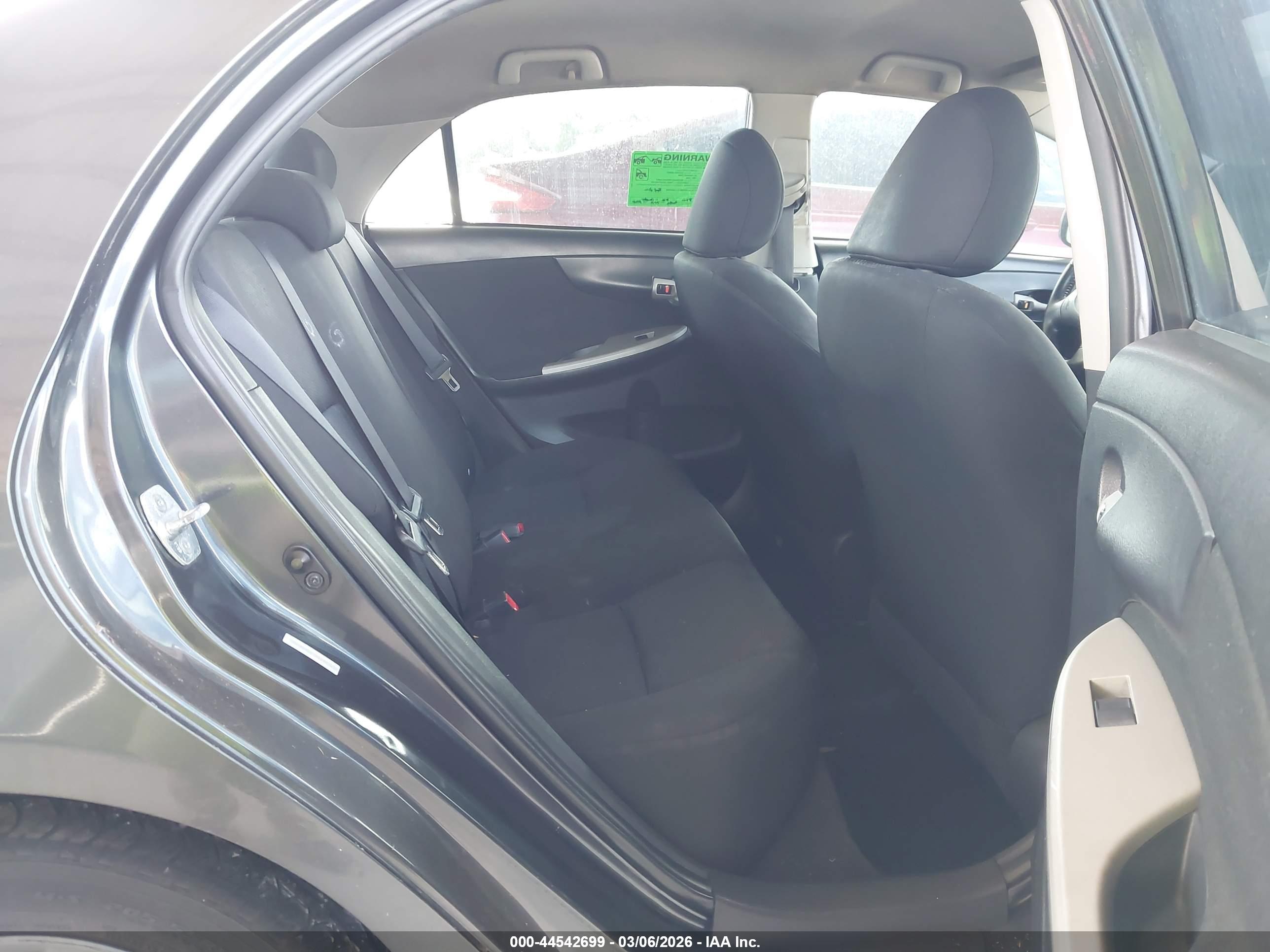 TOYOTA COROLLA image 8