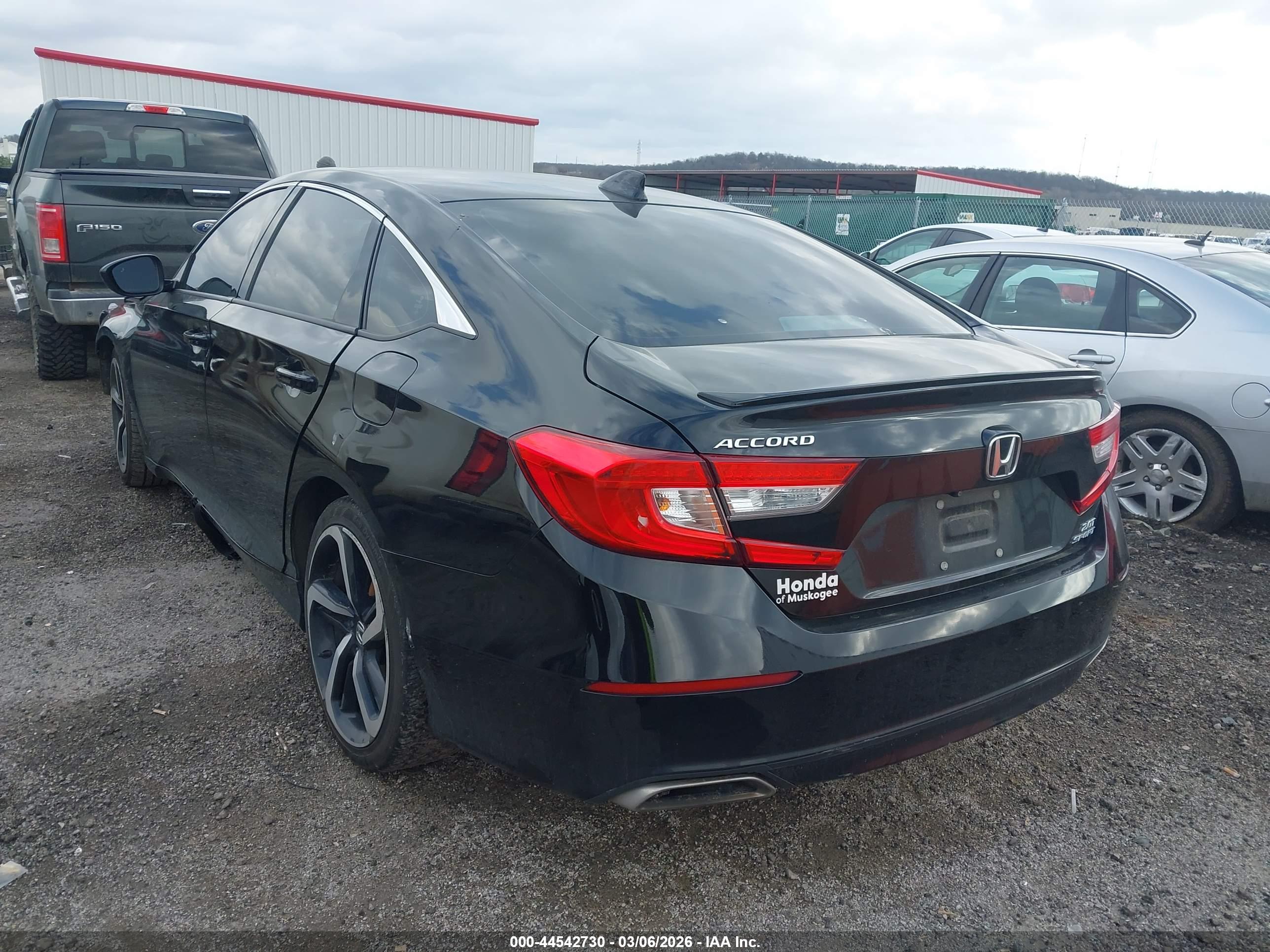 HONDA ACCORD image 3