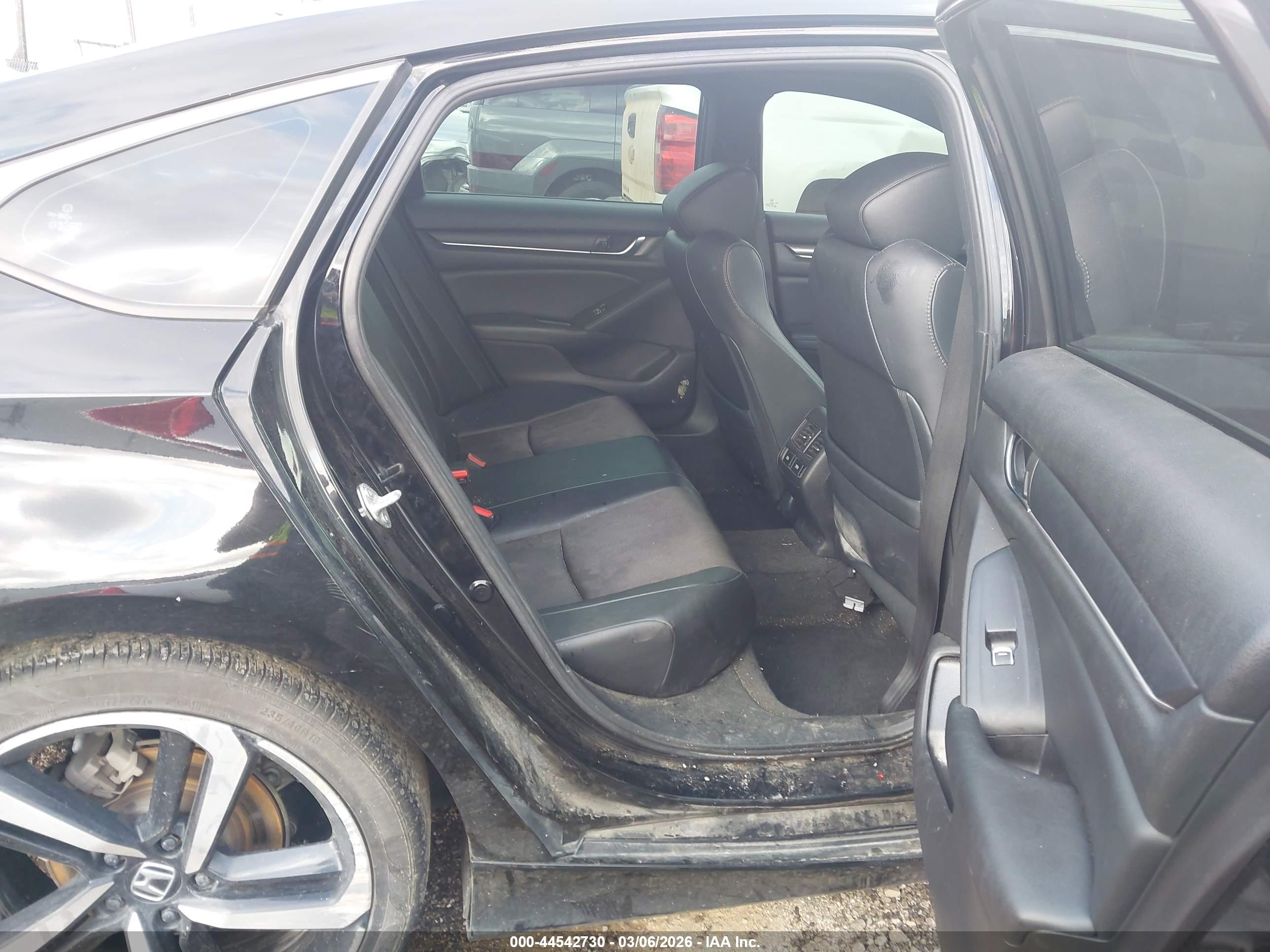 HONDA ACCORD image 8