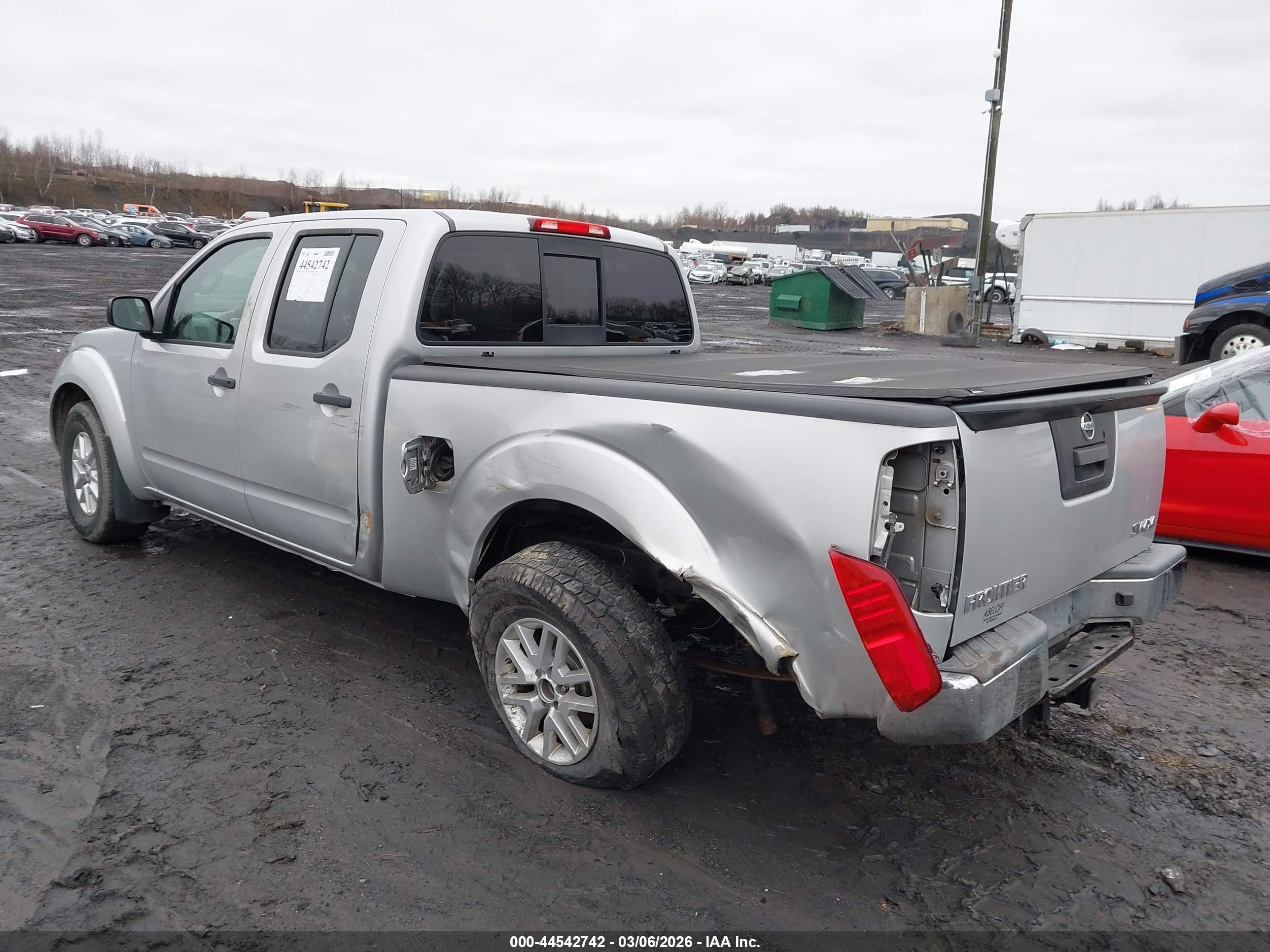 NISSAN FRONTIER image 3
