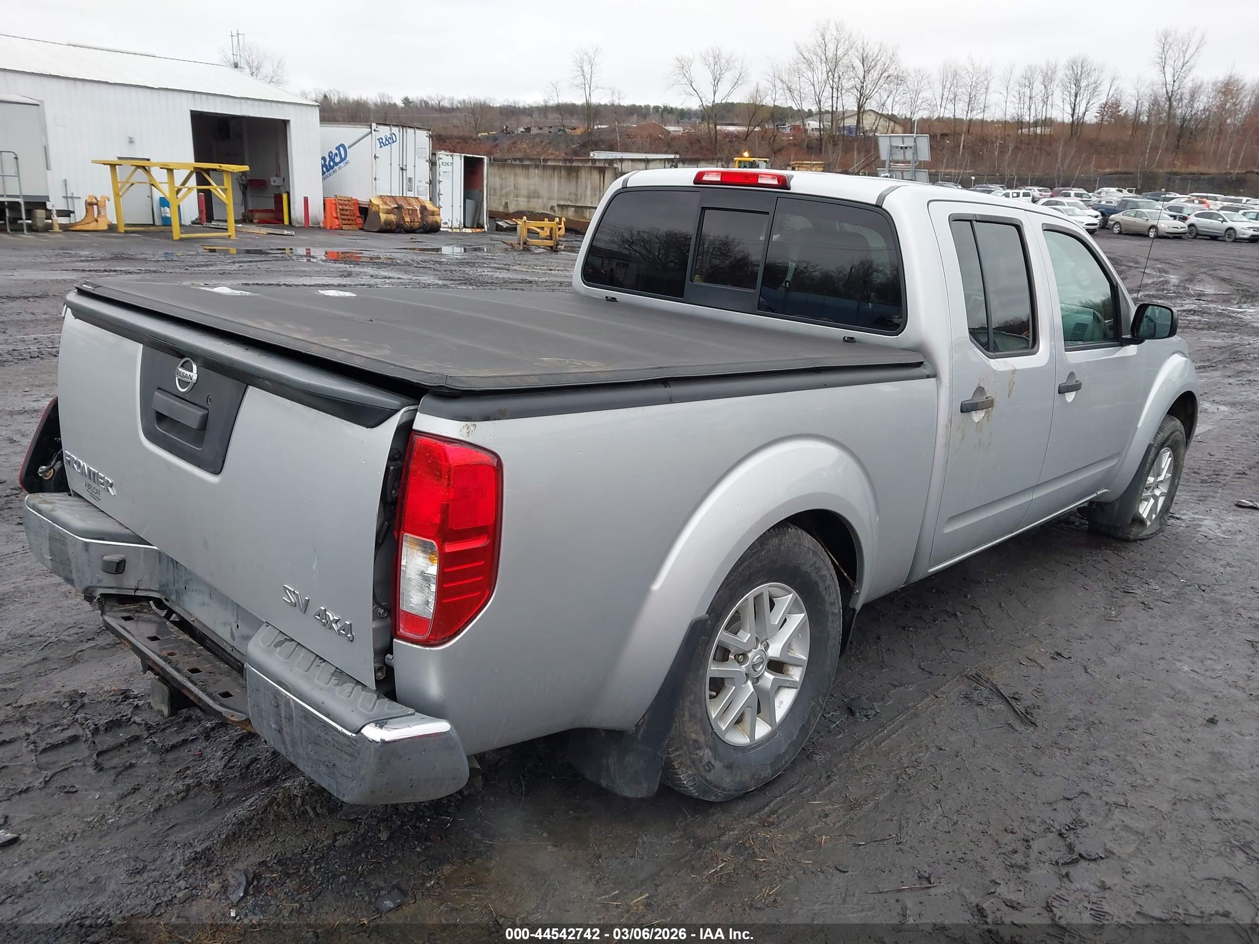 NISSAN FRONTIER image 4