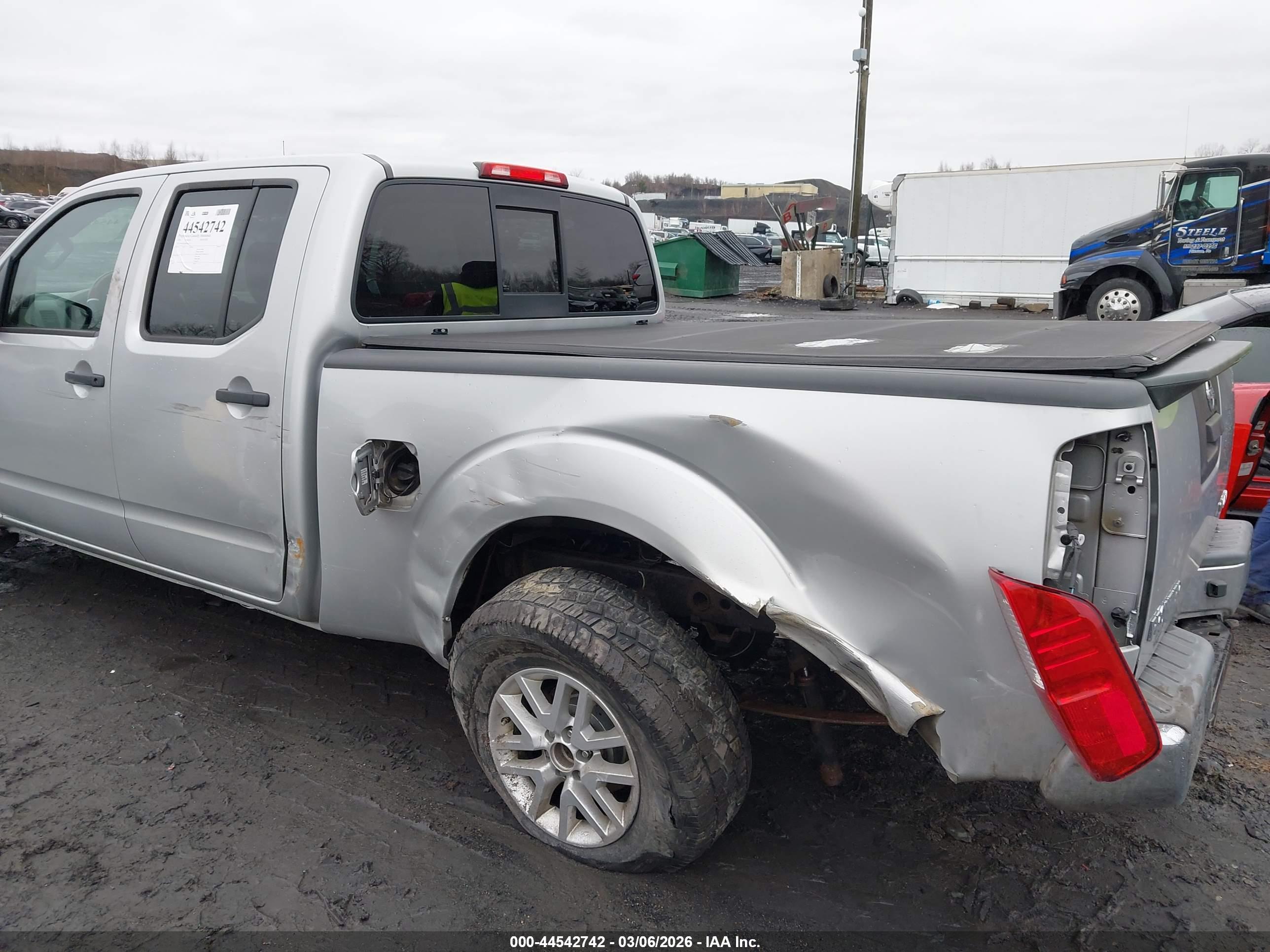 NISSAN FRONTIER image 6