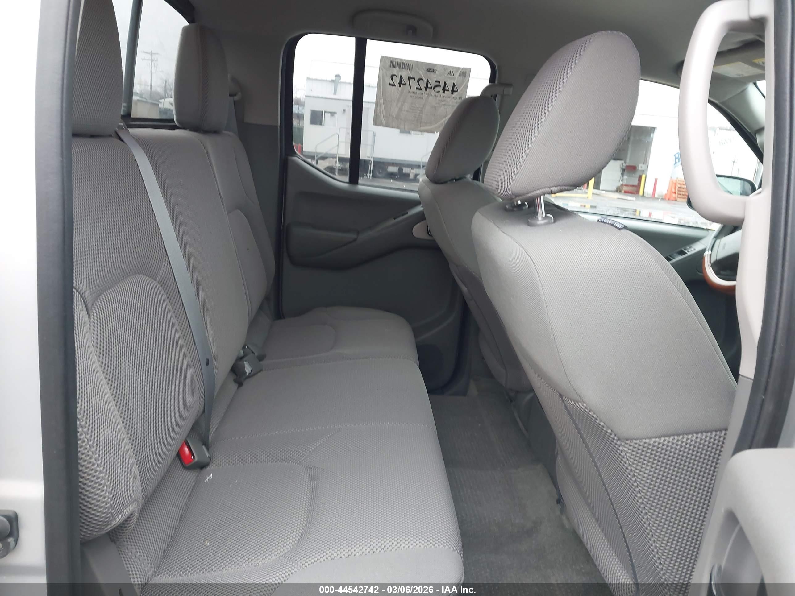 NISSAN FRONTIER image 8
