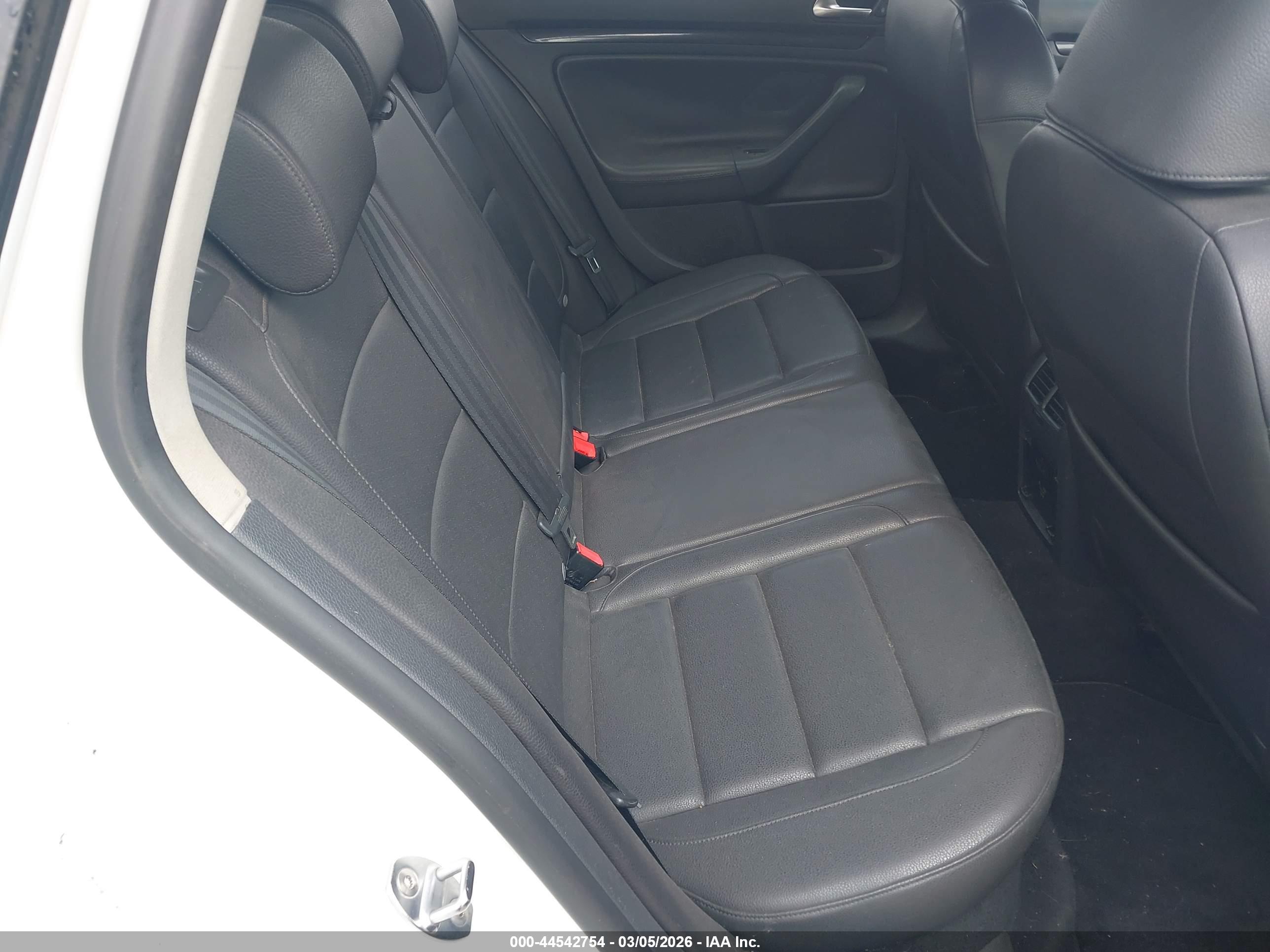 VOLKSWAGEN JETTA image 8