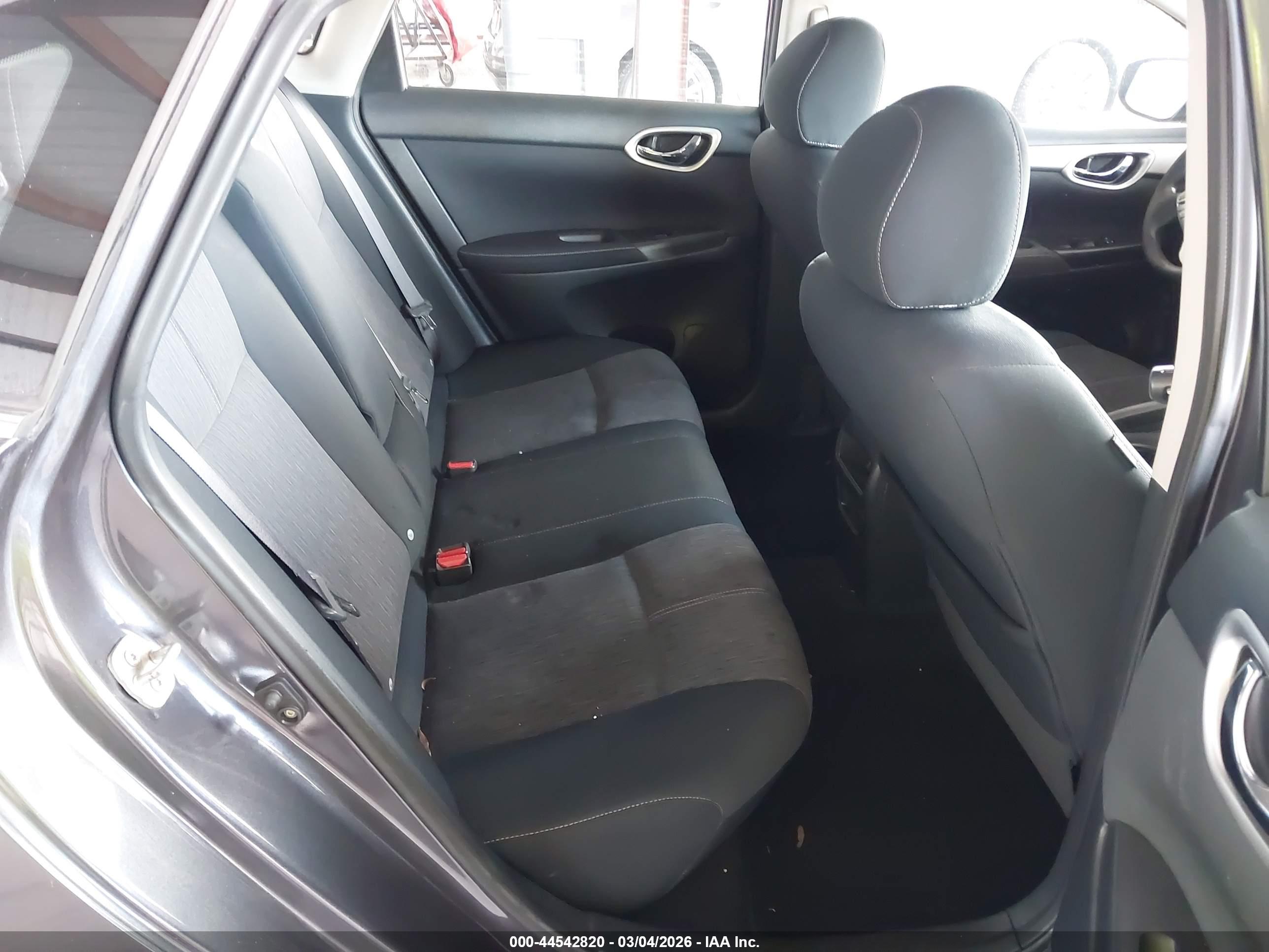 NISSAN SENTRA image 8