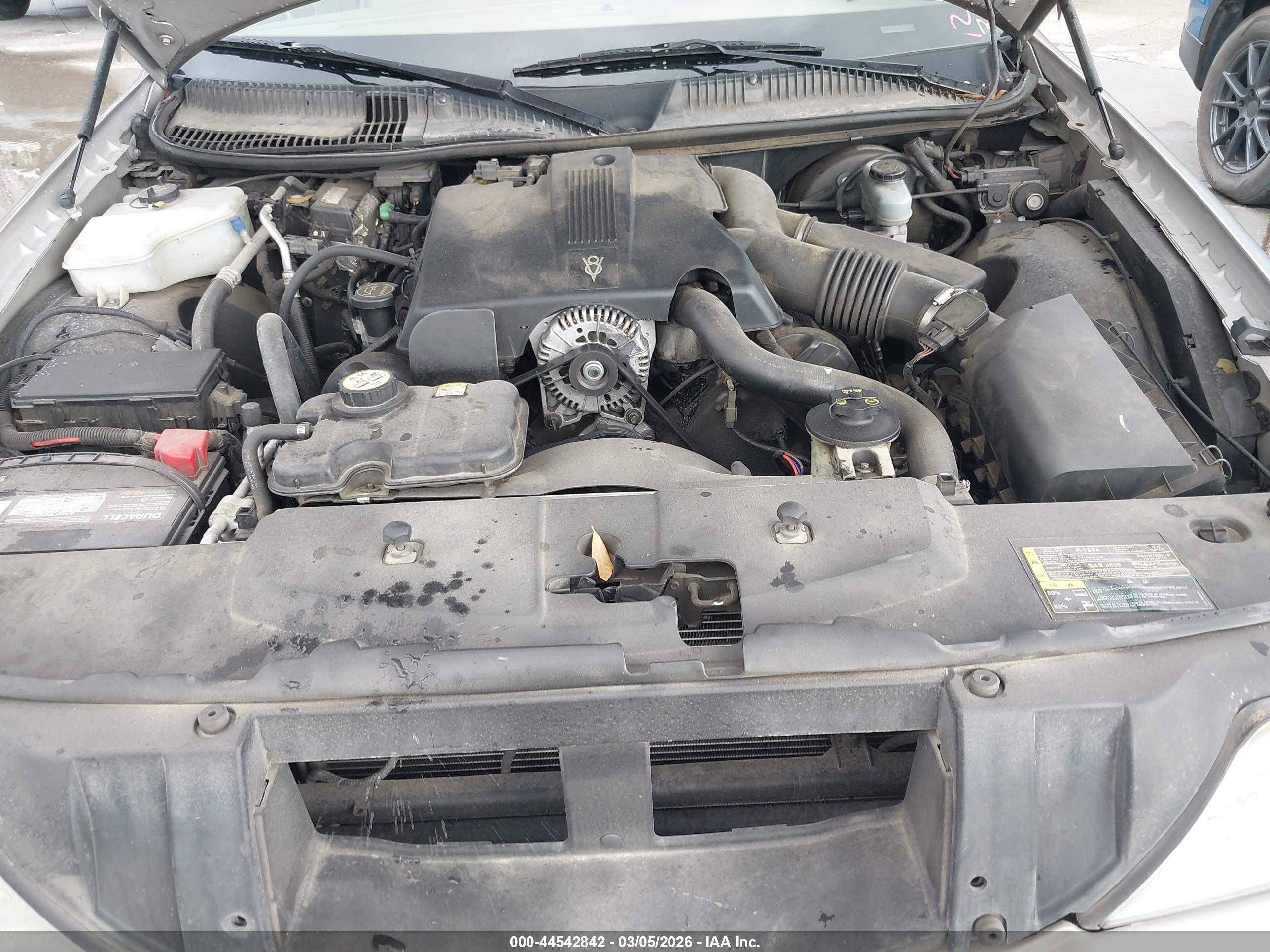 LINCOLN TOWN image 10