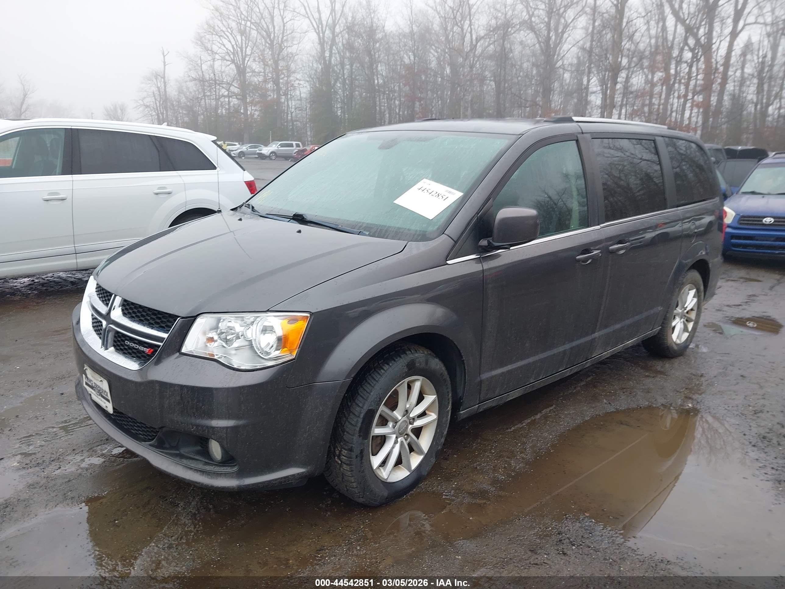 DODGE GRAND image 2