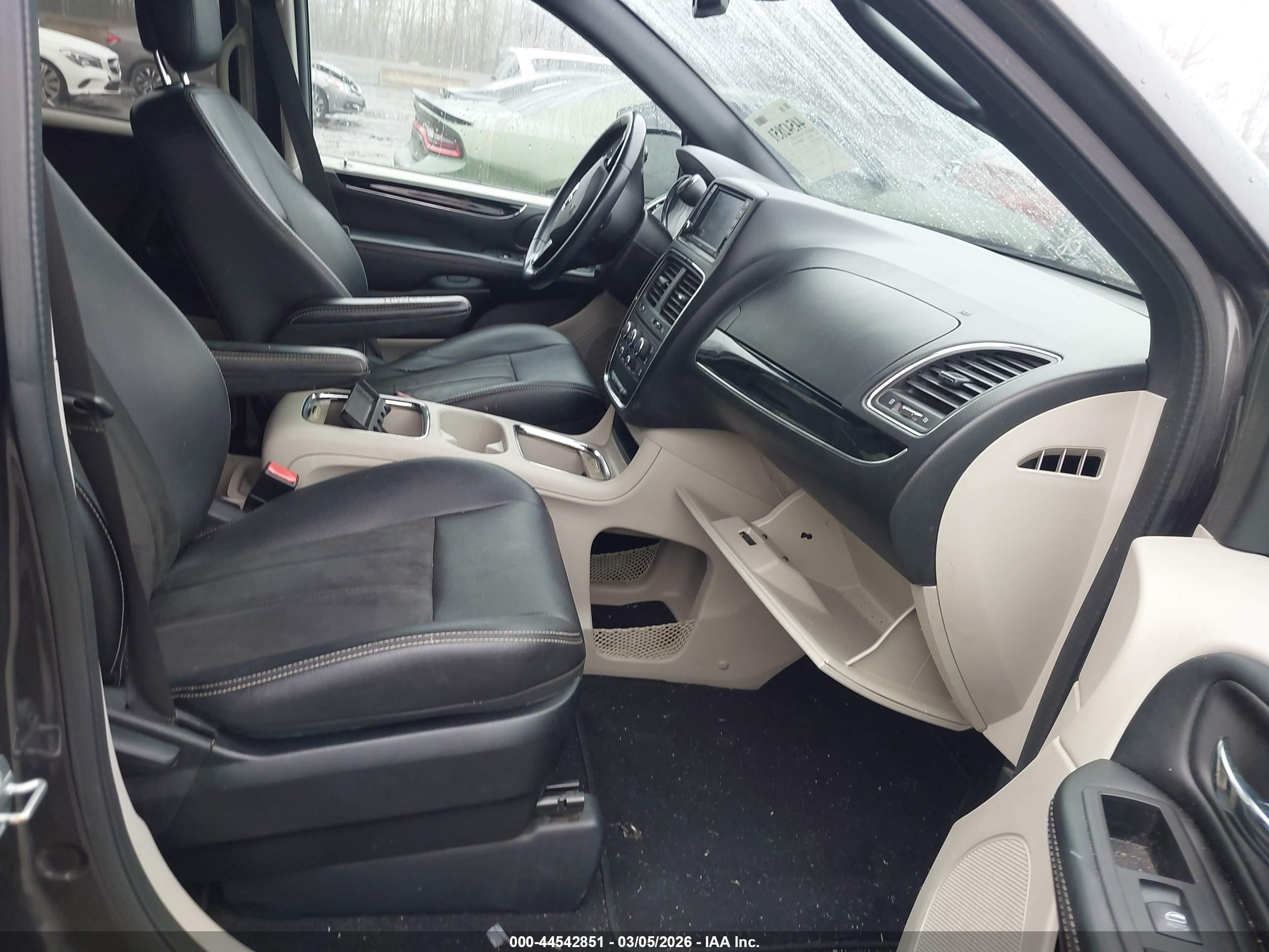 DODGE GRAND image 5