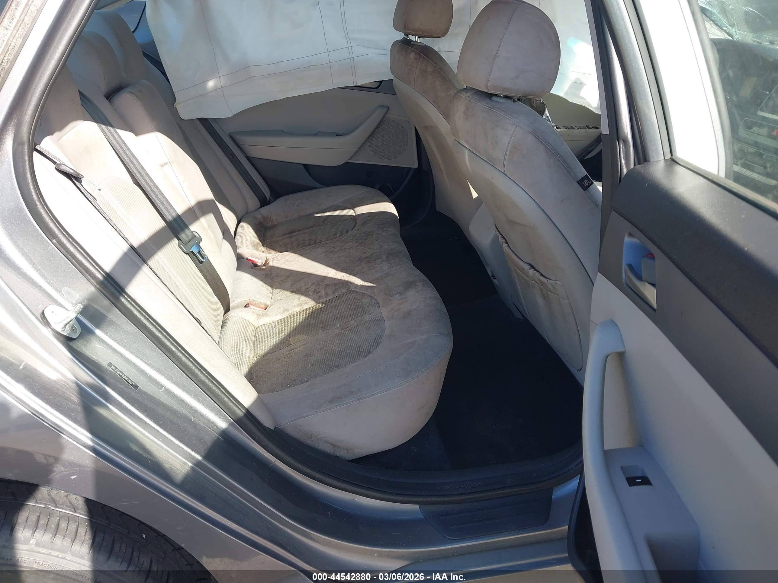 HYUNDAI SONATA image 8