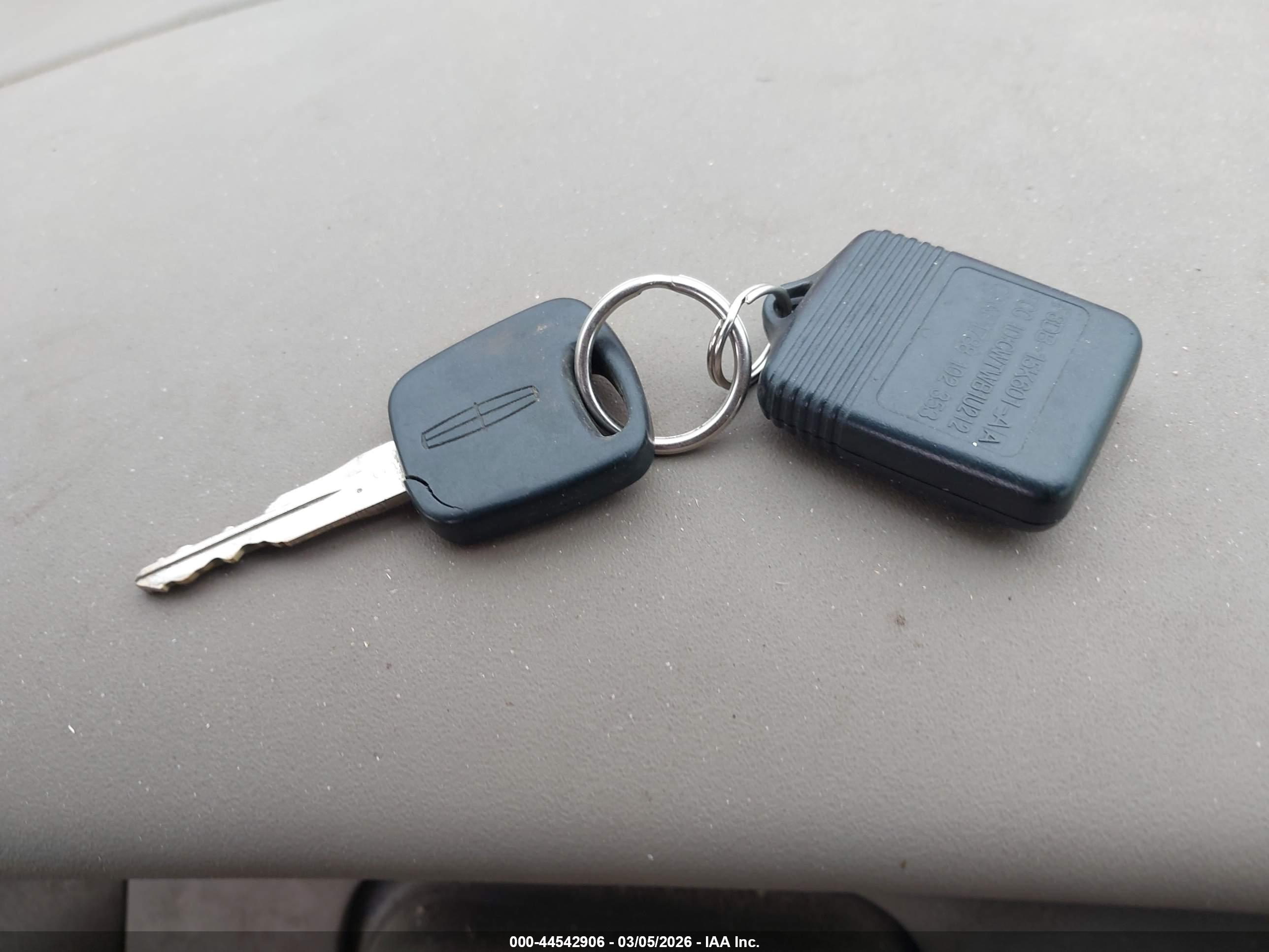 LINCOLN NAVIGATOR image 11