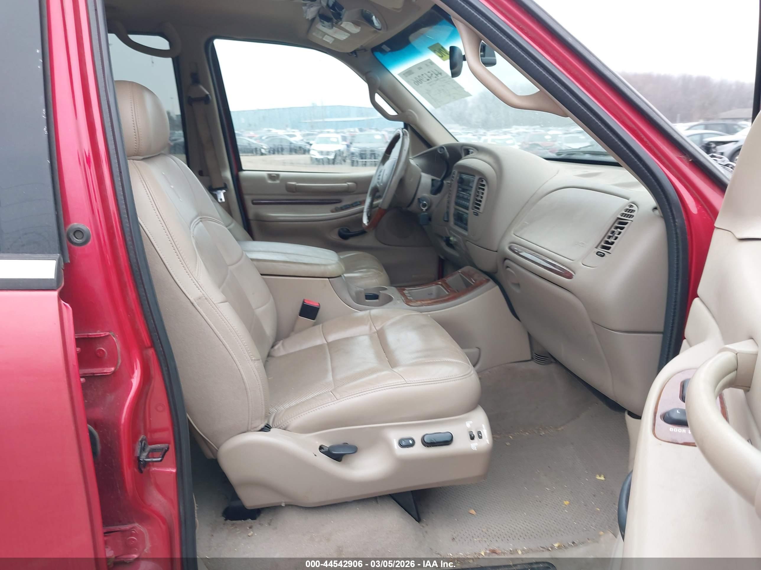 LINCOLN NAVIGATOR image 5