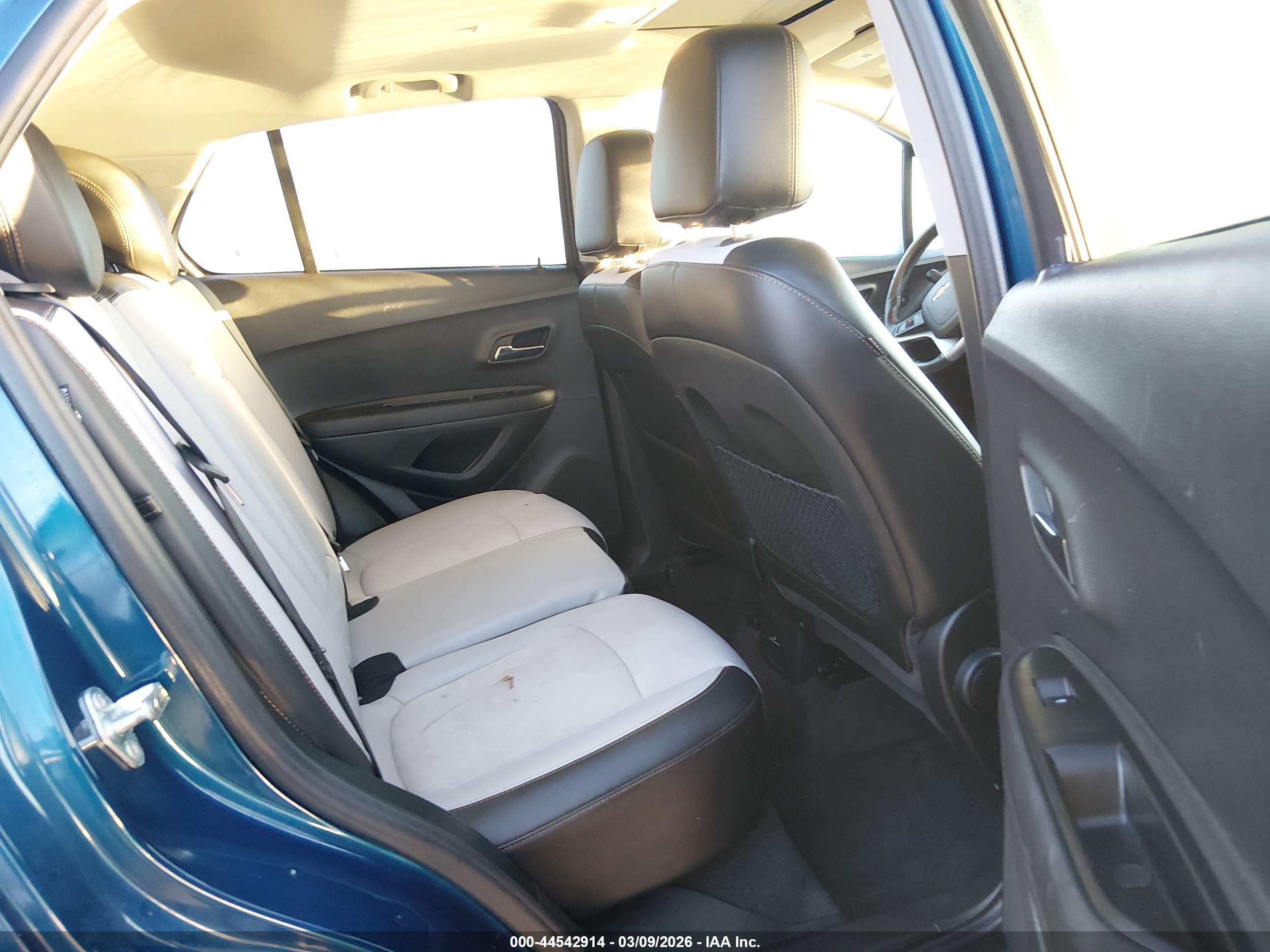 CHEVROLET TRAX image 8