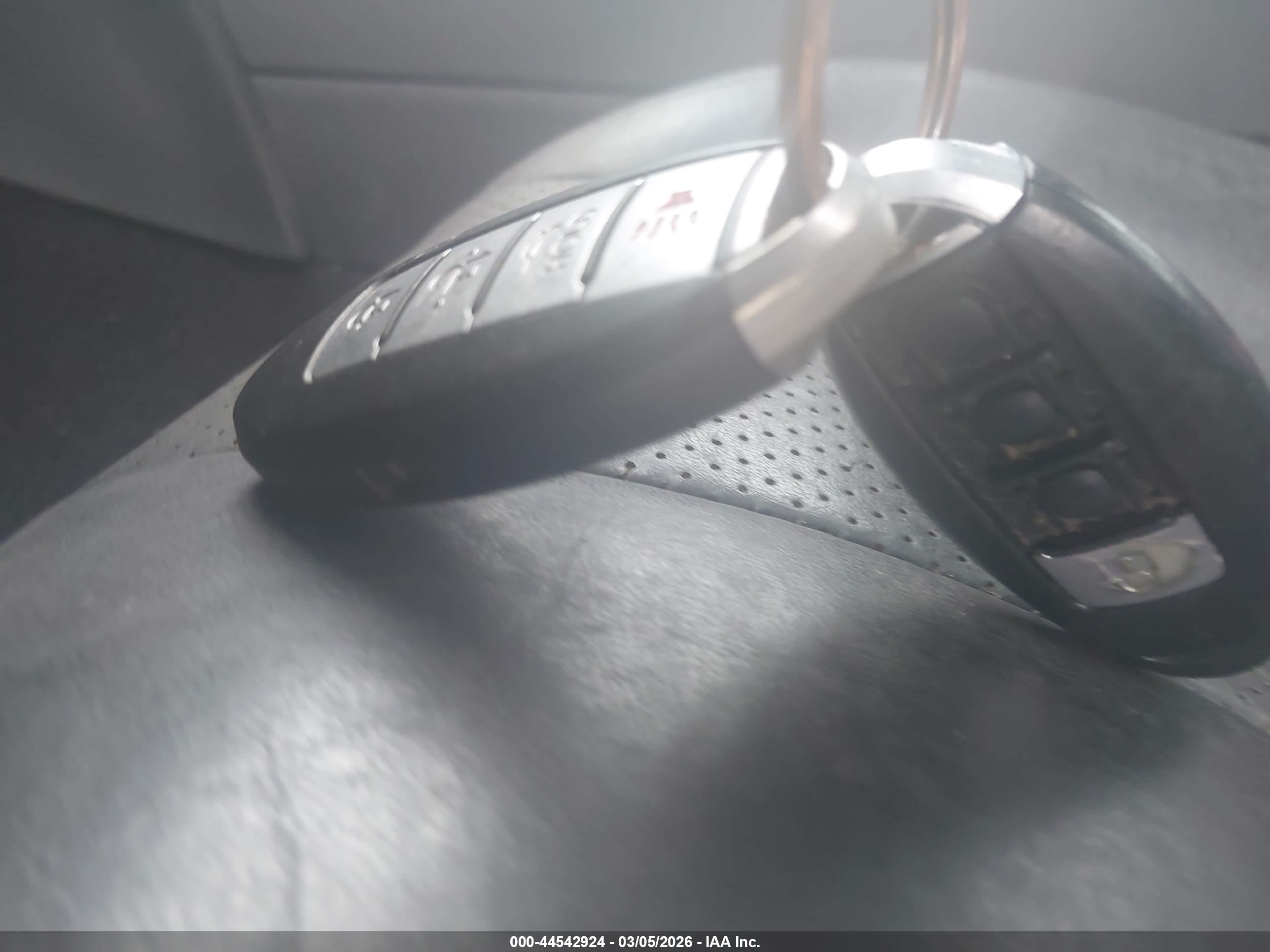 INFINITI G37X image 11