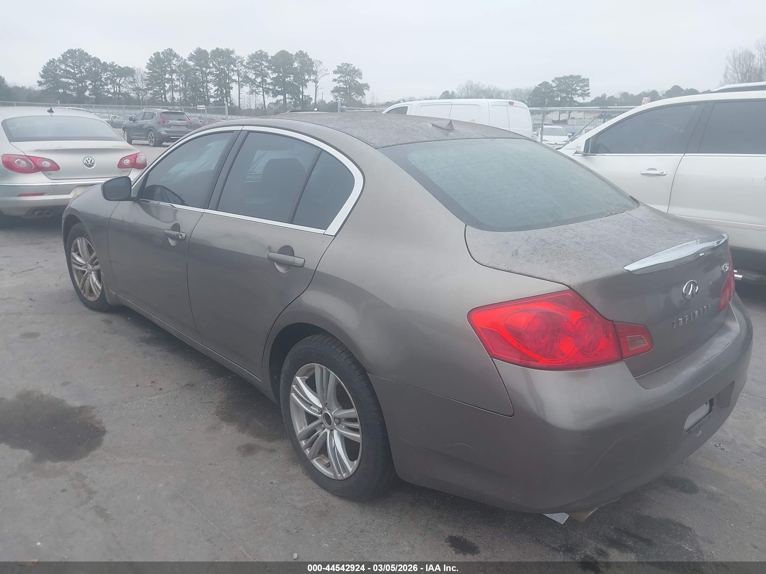 INFINITI G37X image 3