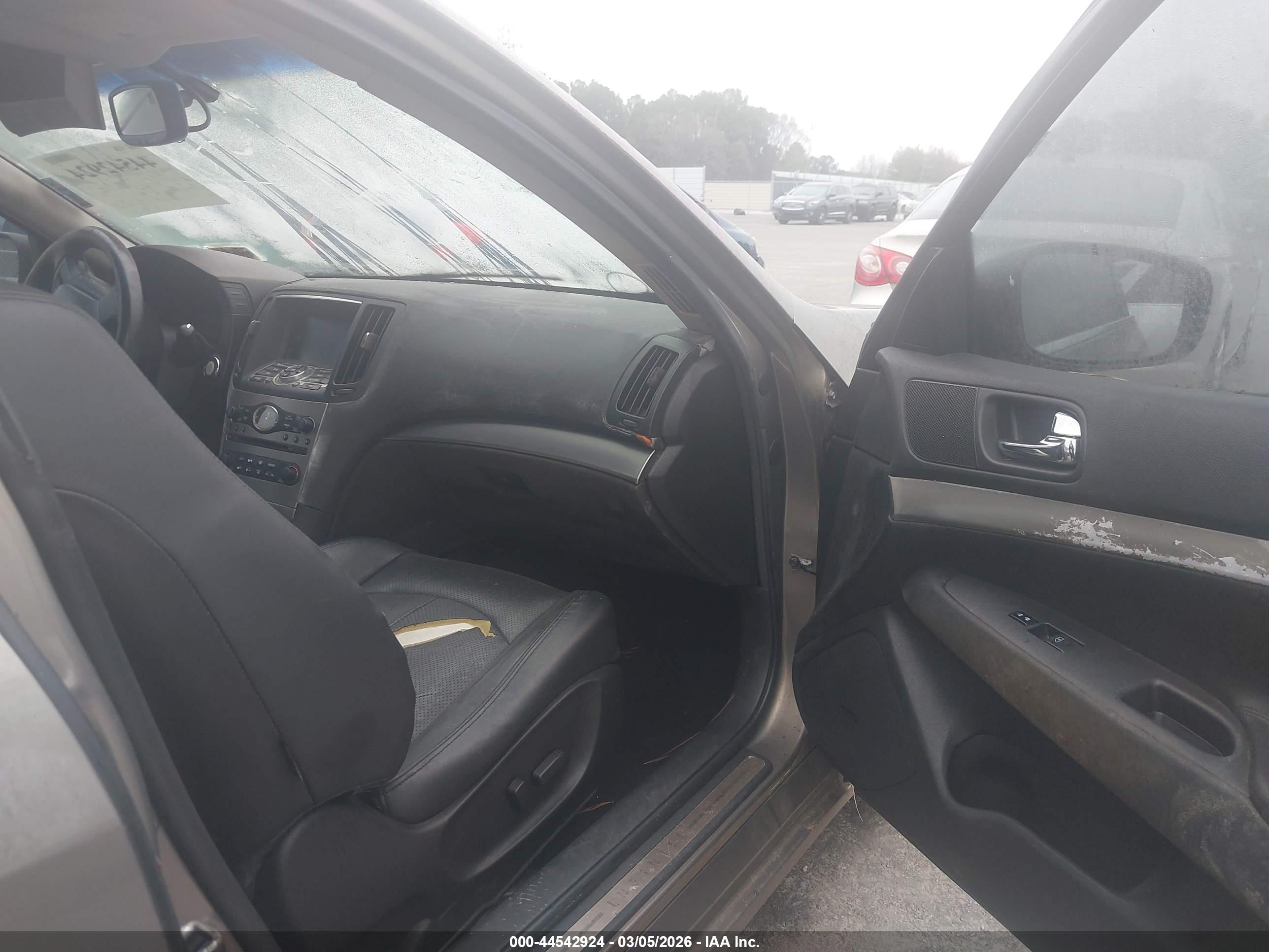 INFINITI G37X image 5