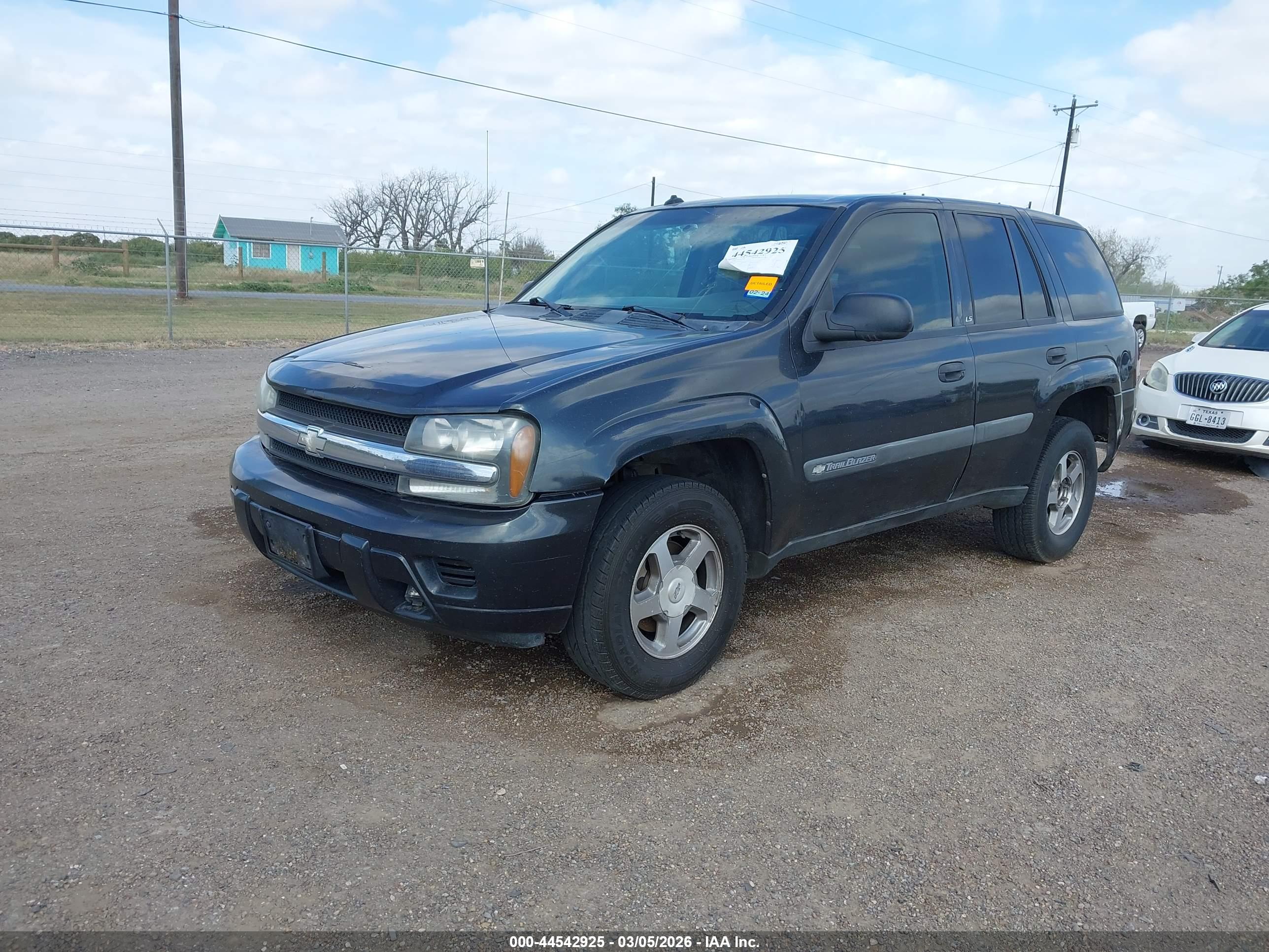 CHEVROLET TRAILBLAZER image 2