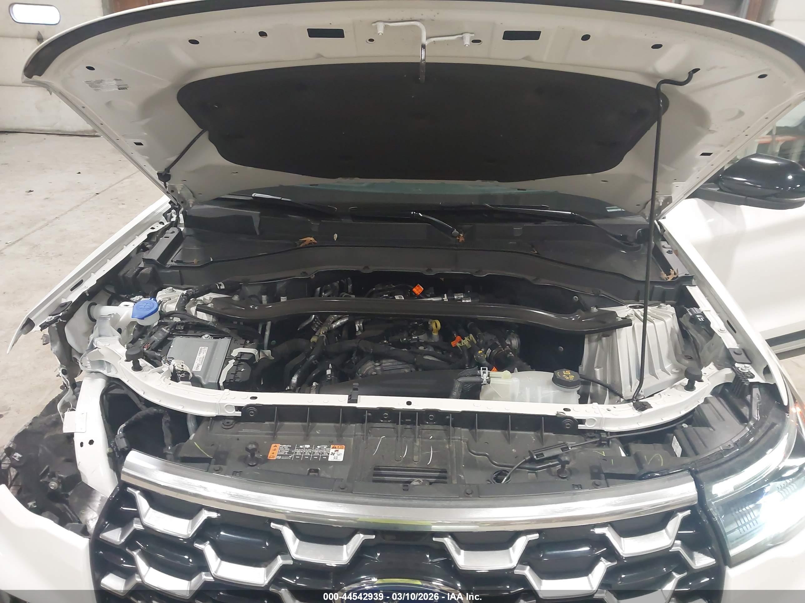 FORD EXPLORER image 10