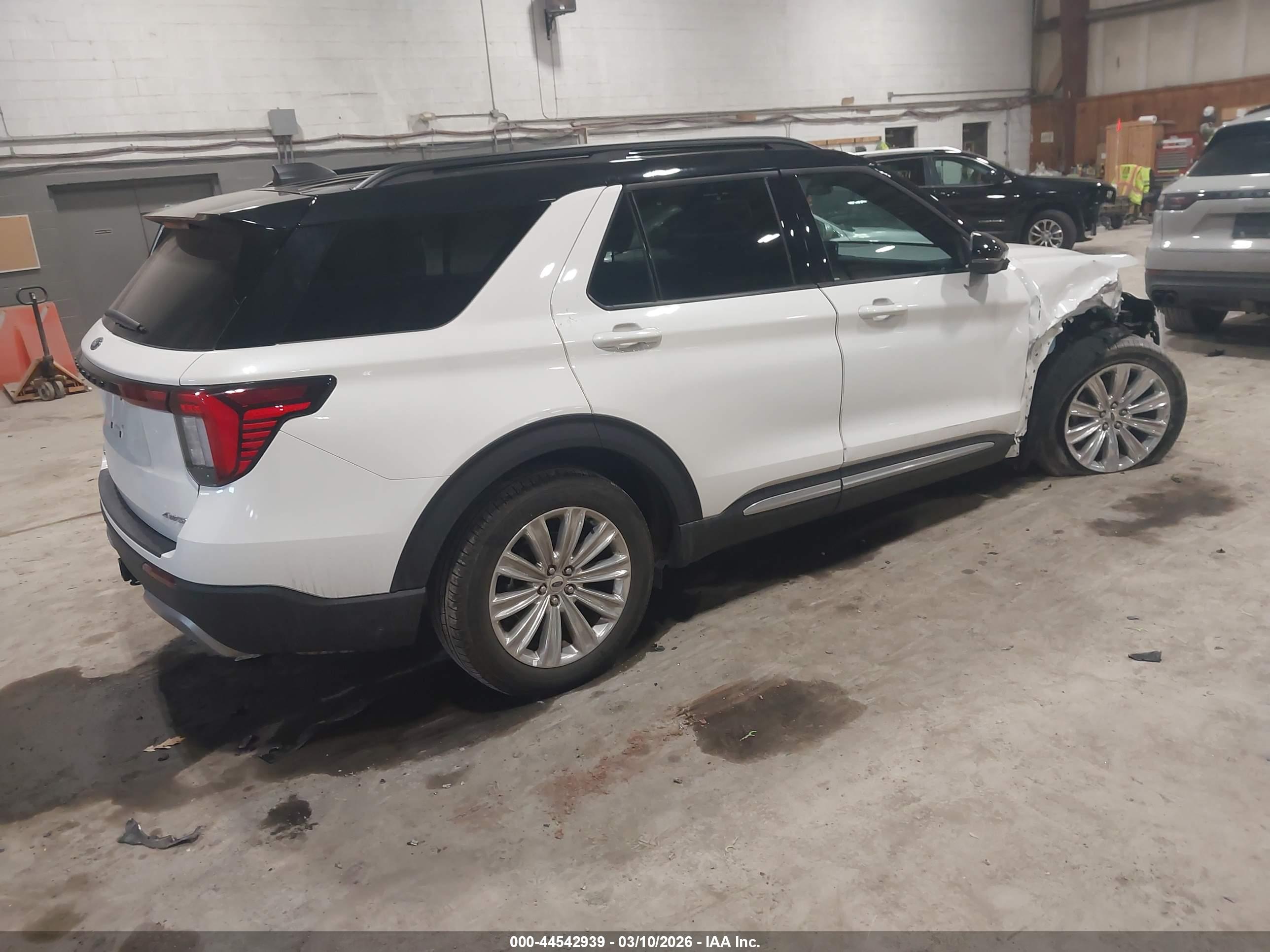 FORD EXPLORER image 4