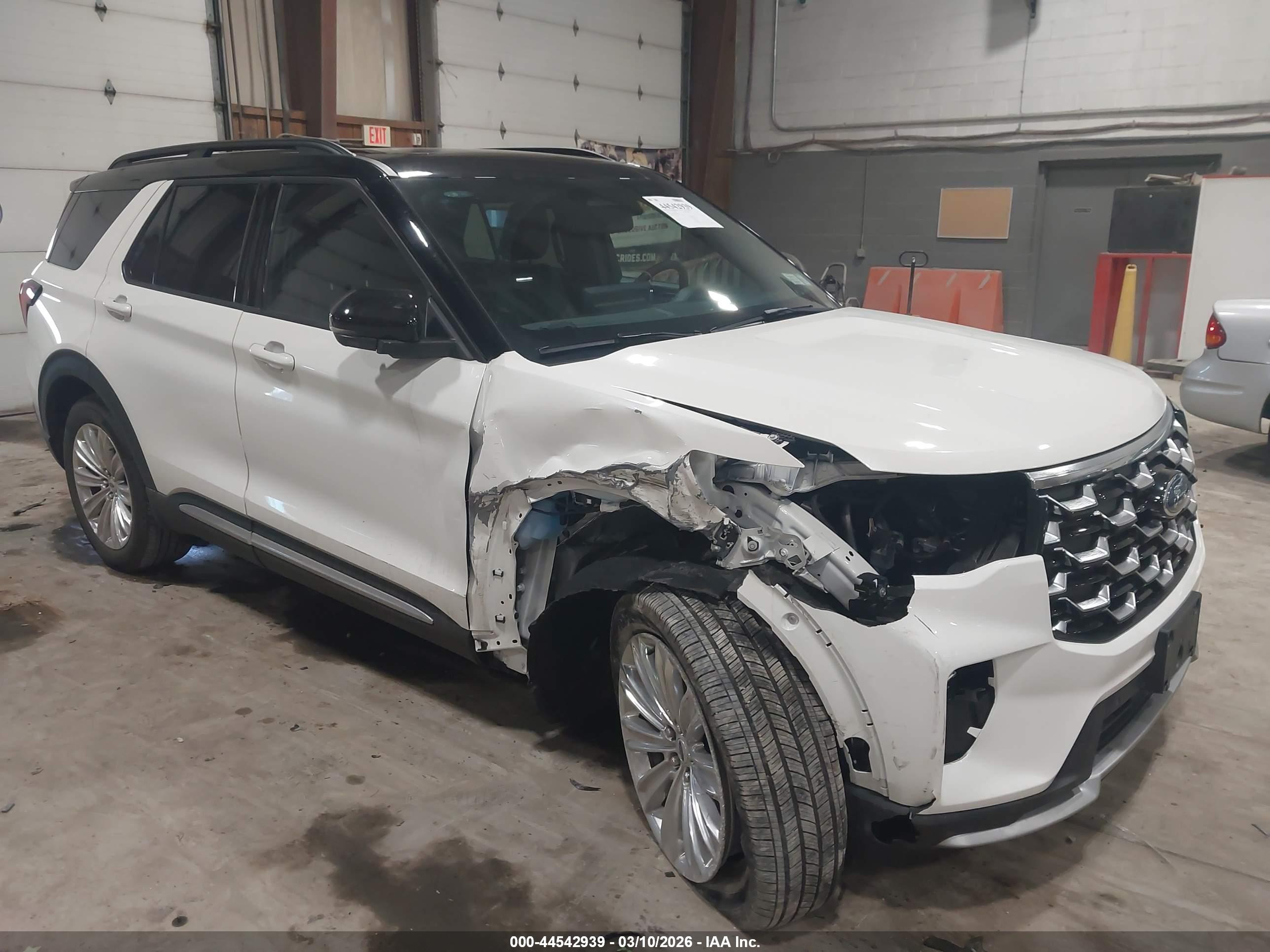 FORD EXPLORER image 6