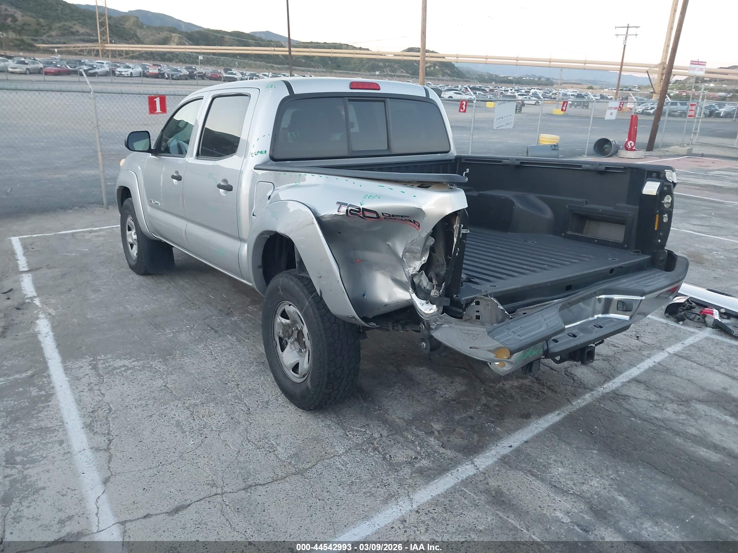 TOYOTA TACOMA image 3